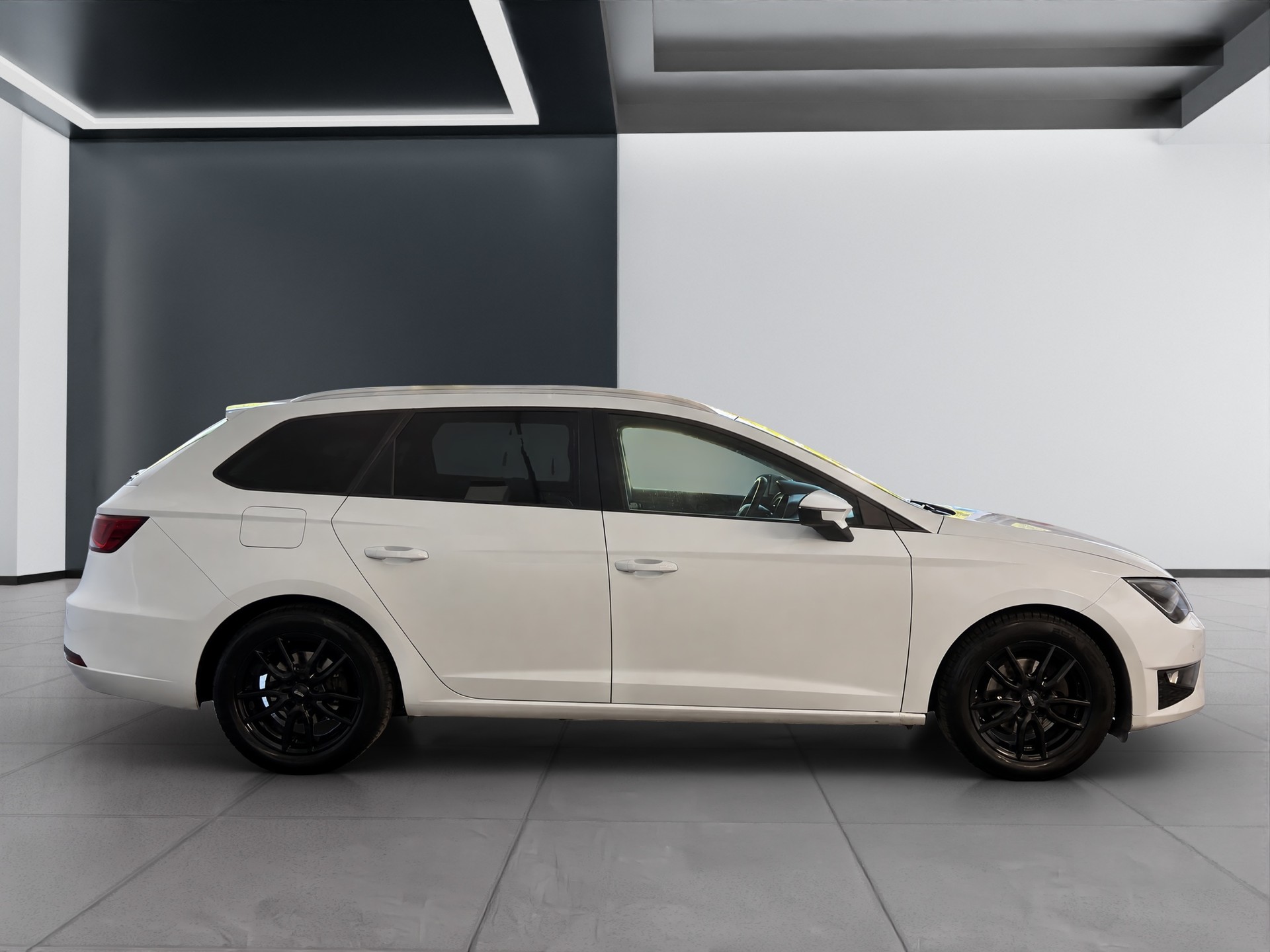SEAT Leon ST 2.0 TDI Swiss FR 4Drive-image-5