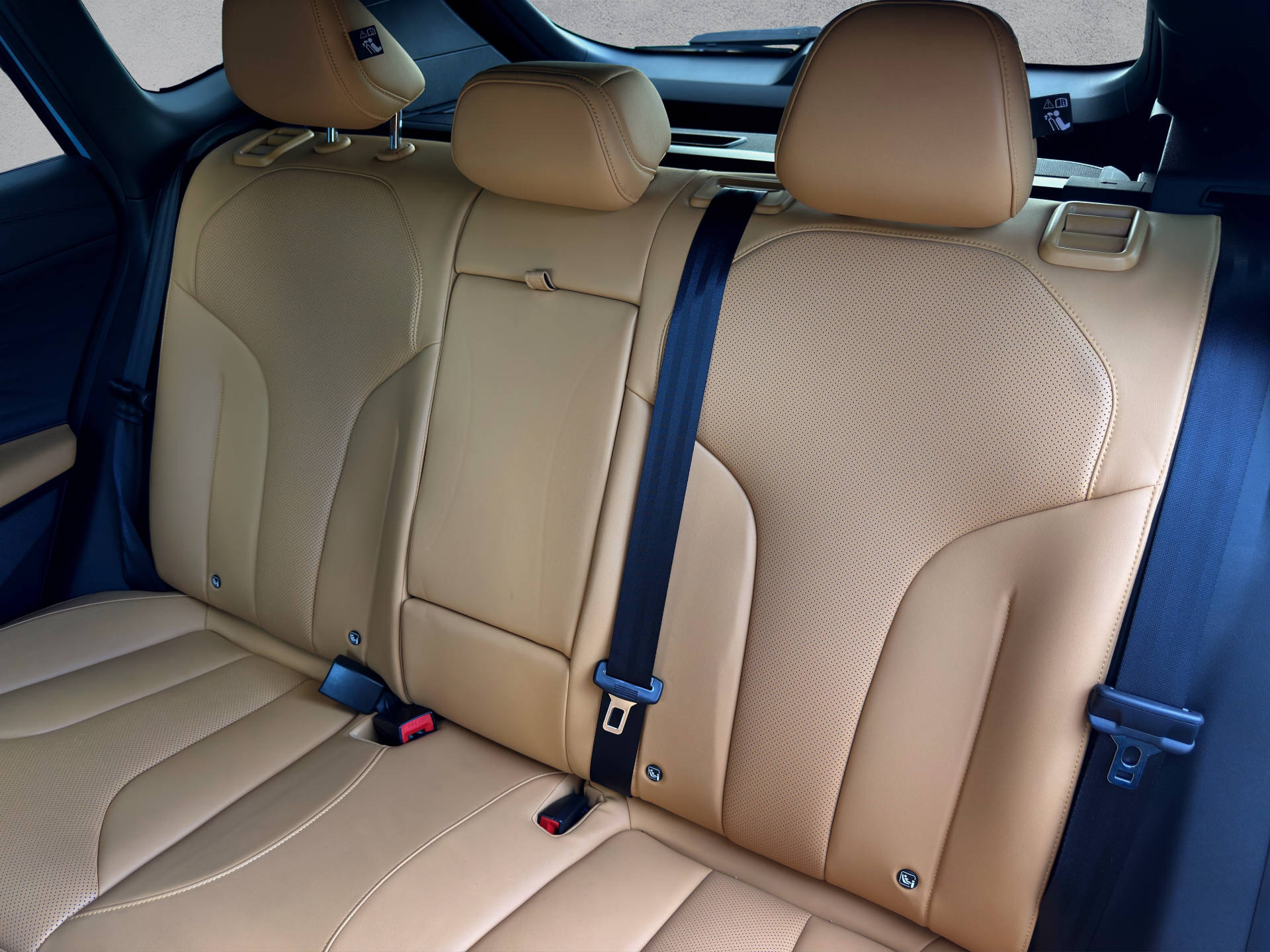 MG HS 1.5 Hybrid Luxury-image-11