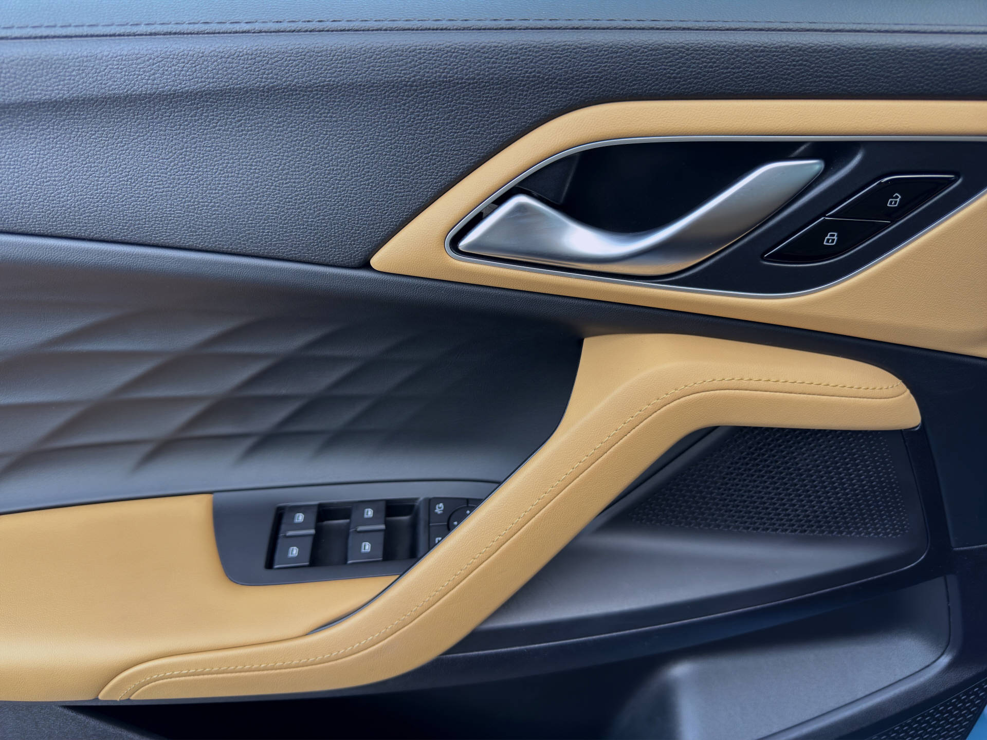MG HS 1.5 Hybrid Luxury-image-8