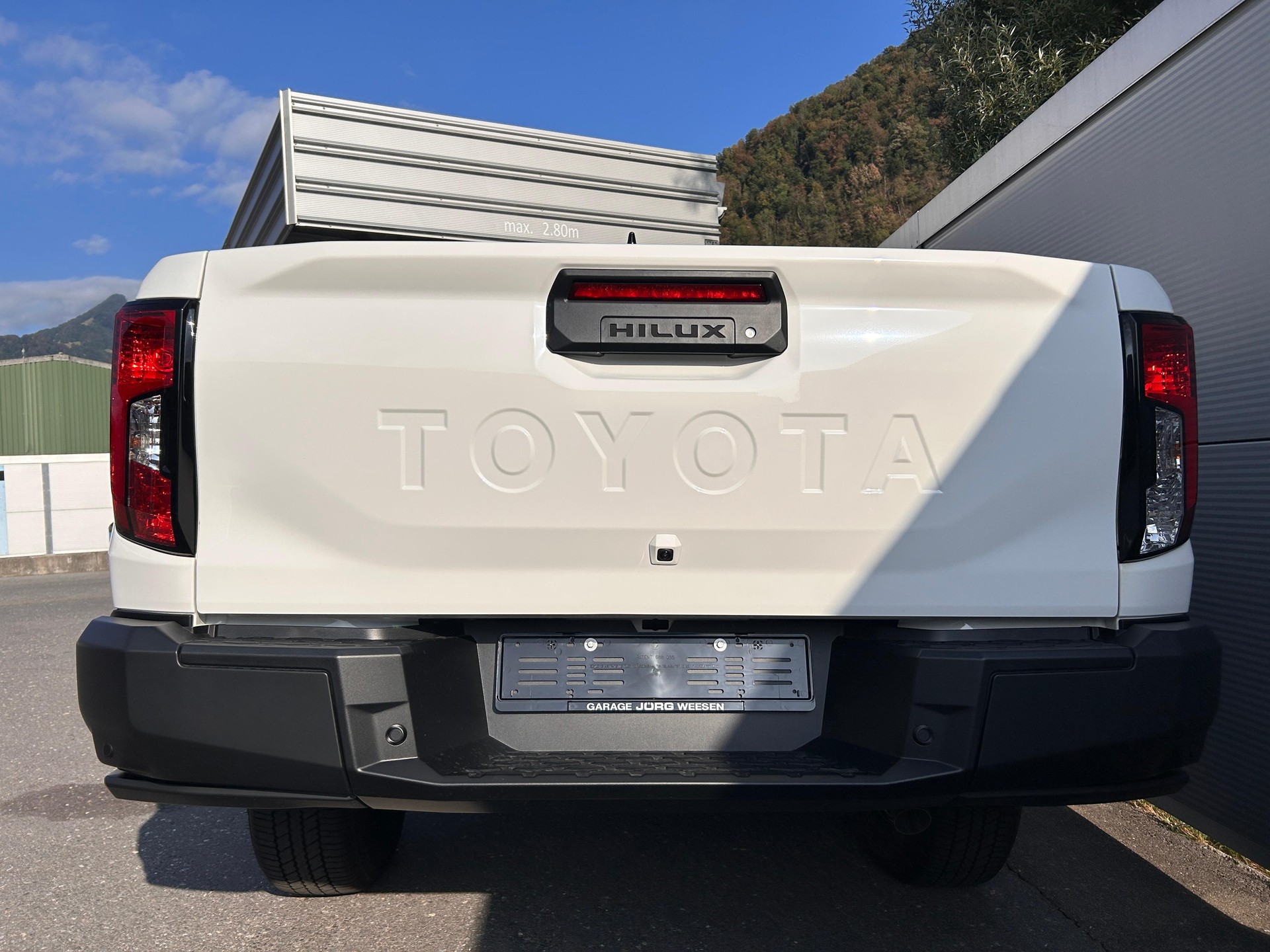 TOYOTA Hilux Double Cab.-Pick-up 2.8 D-4D MHEV 204 Active-image-4
