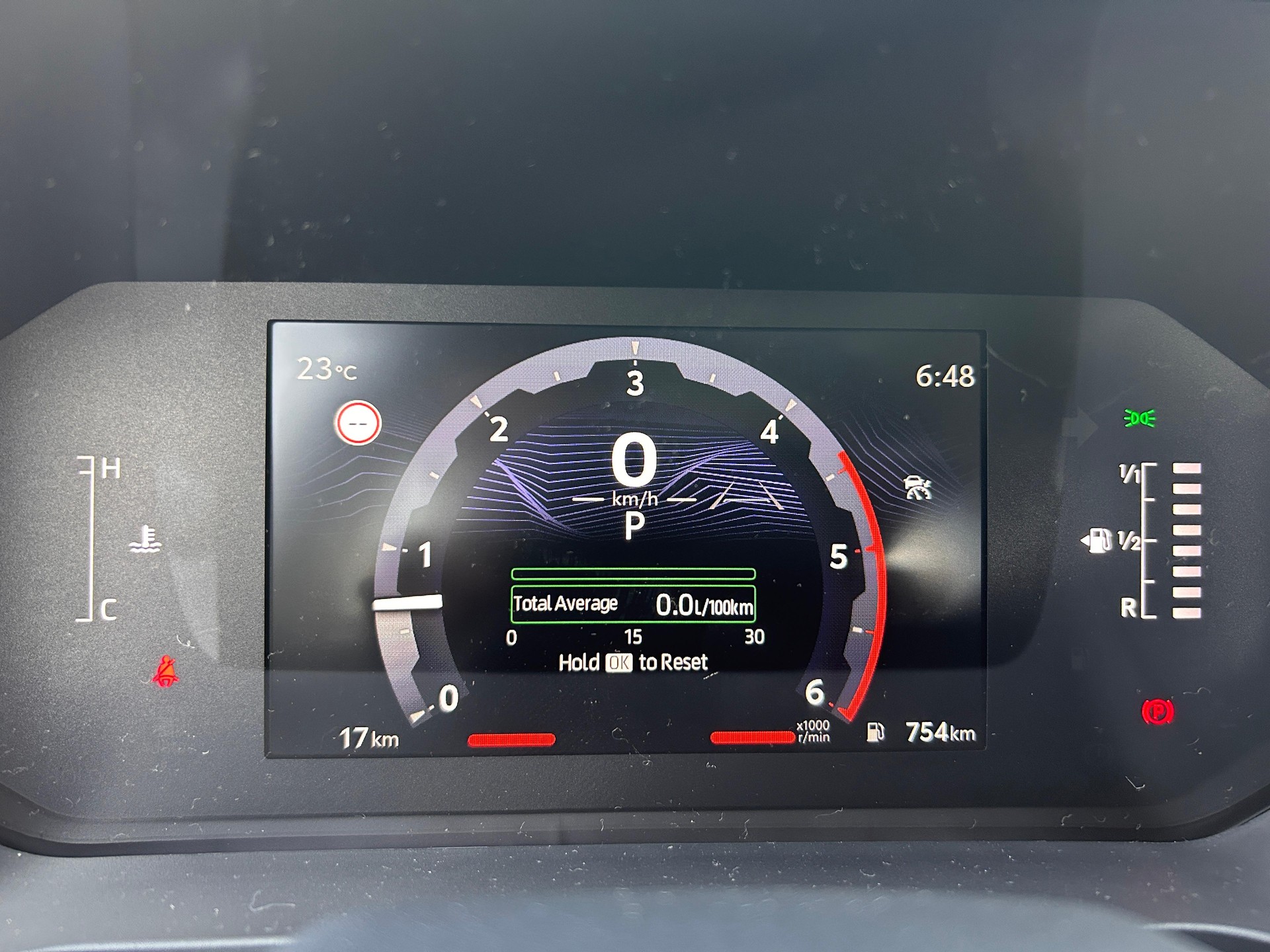 TOYOTA Hilux Double Cab.-Pick-up 2.8 D-4D MHEV 204 Active-image-15