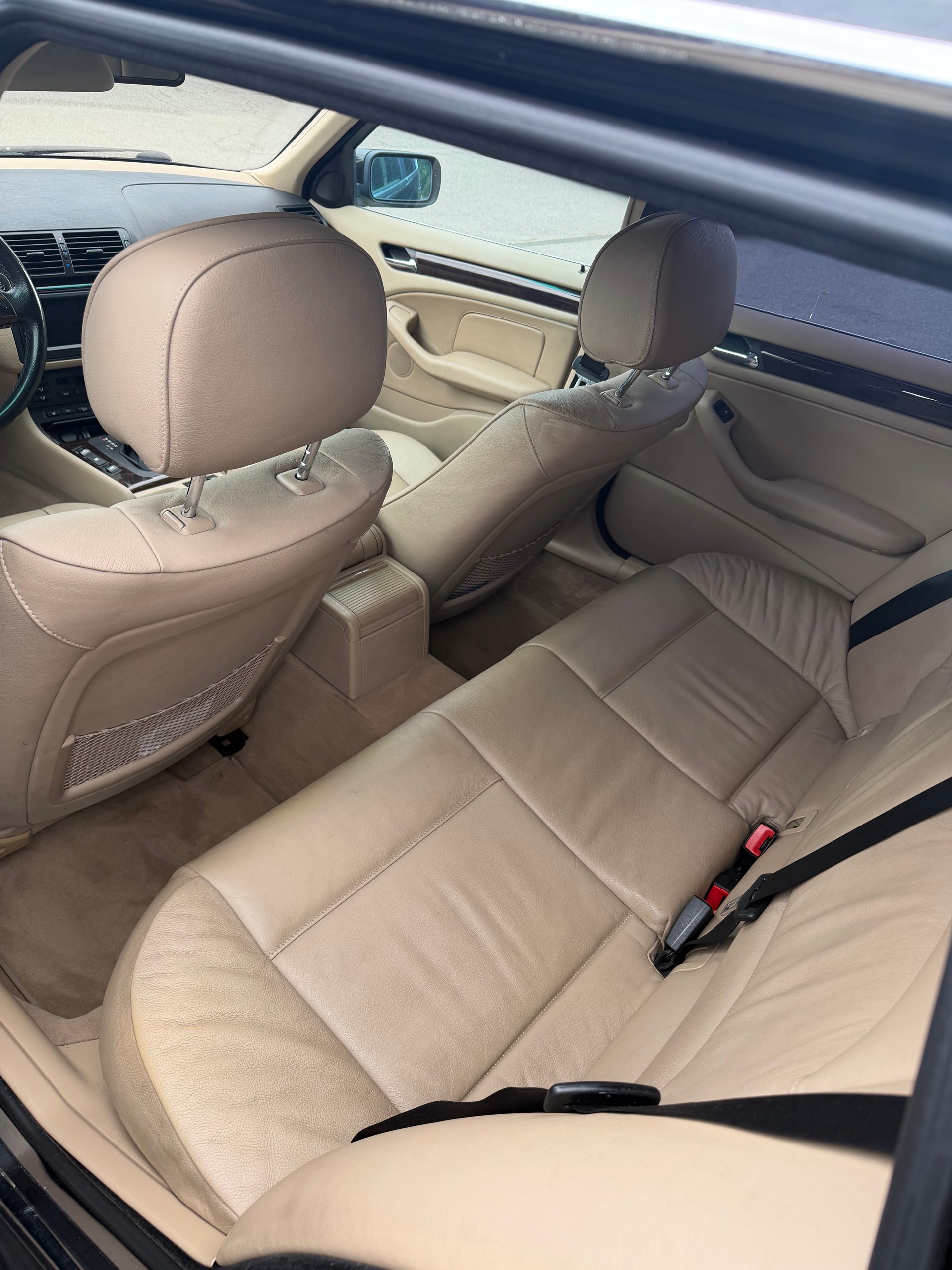 BMW 330xi Touring-image-7