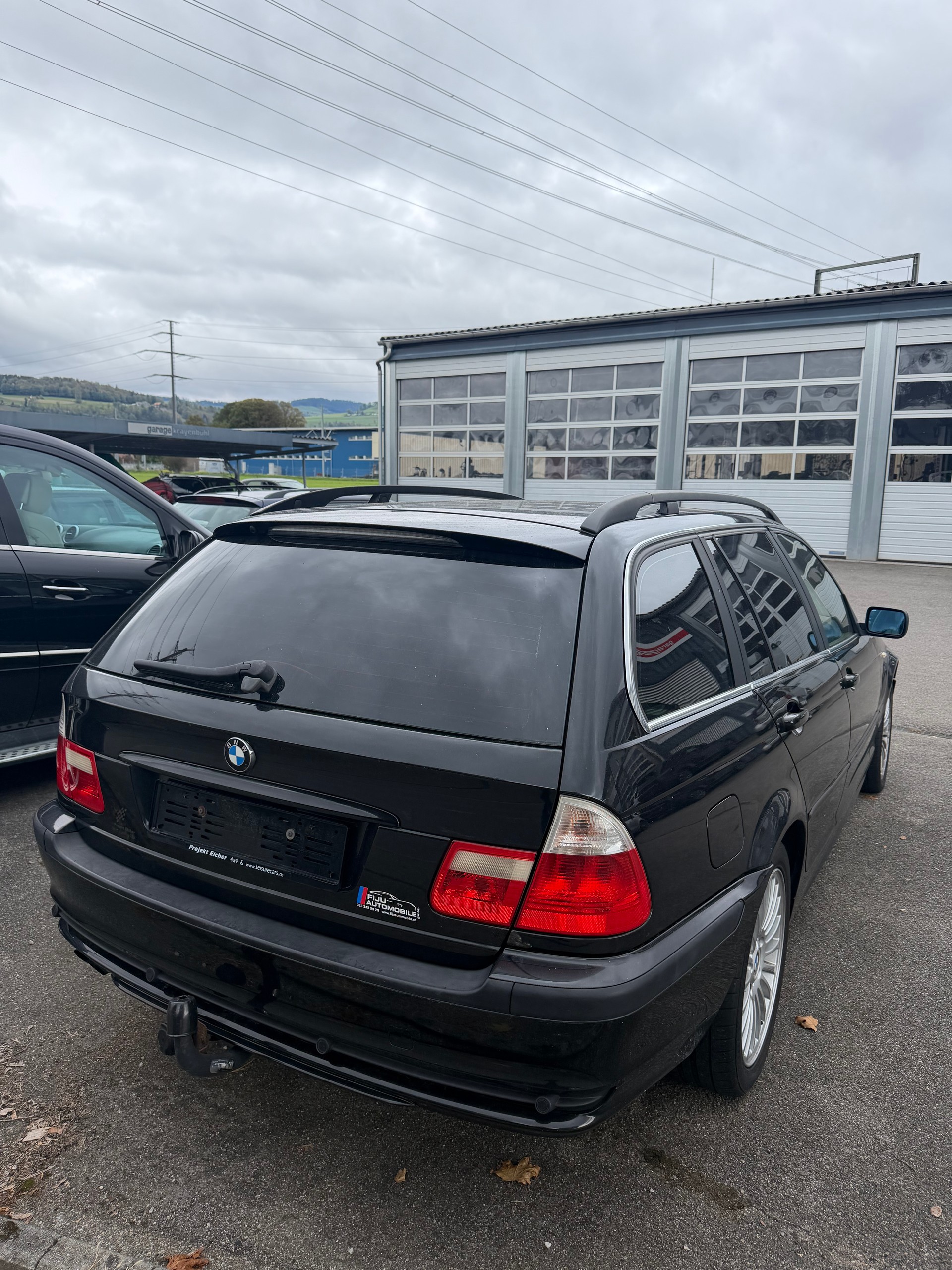 BMW 330xi Touring-image-3