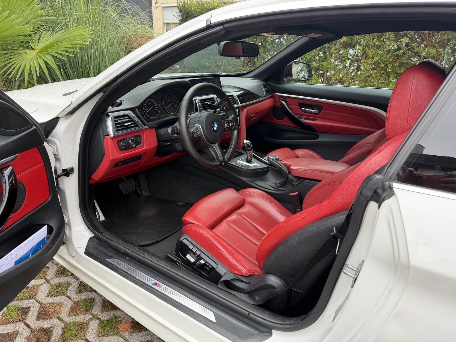BMW 420d Cabriolet M Sport Steptronic-image-4