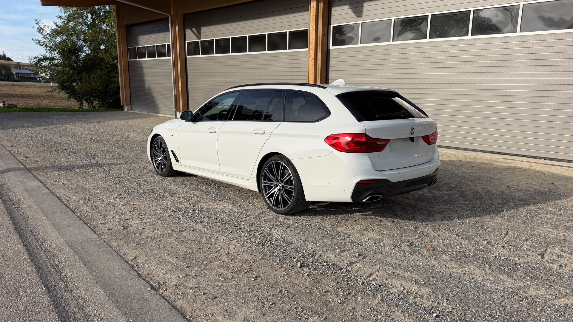 BMW 520d xDrive-image-1