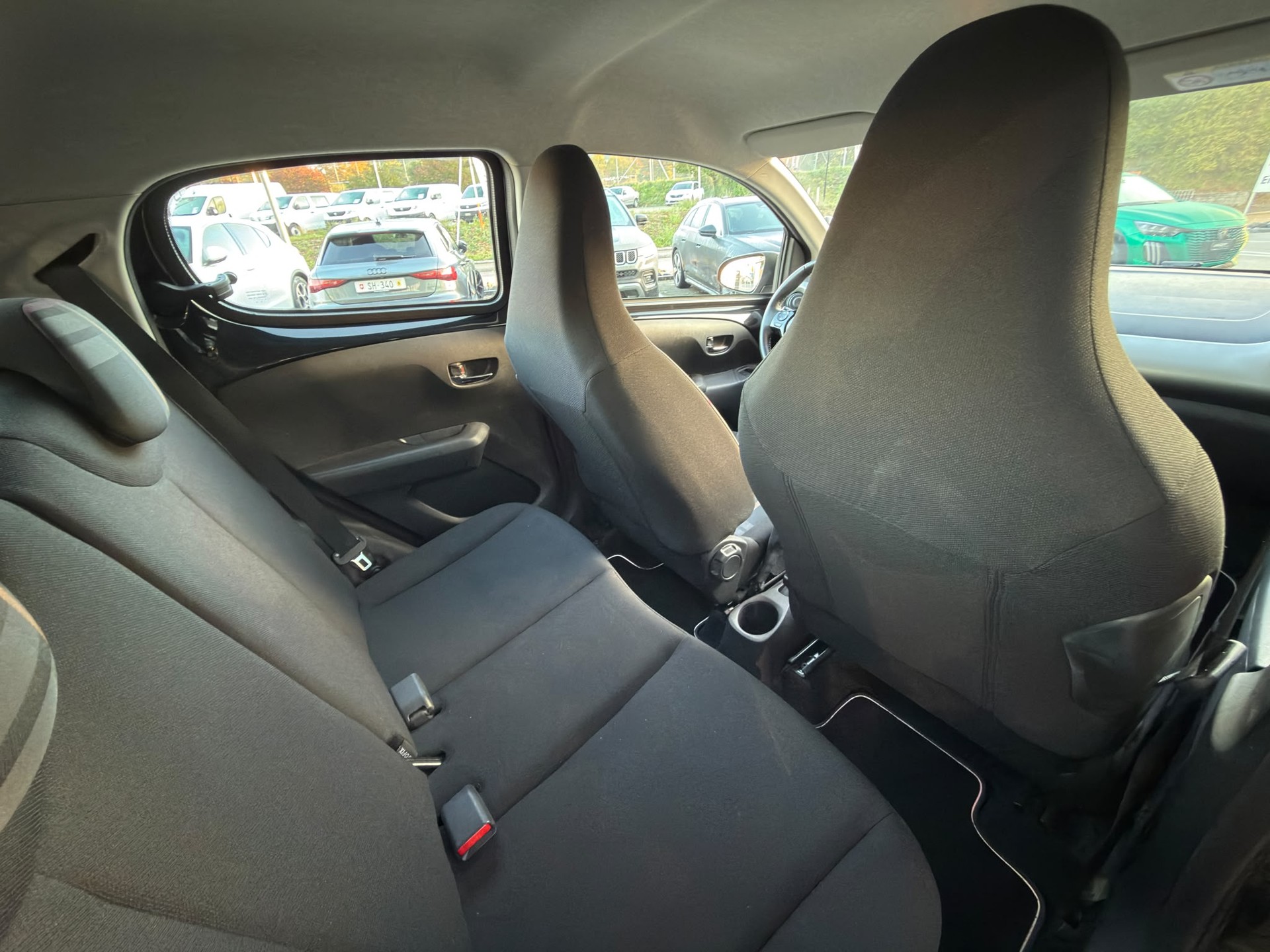 PEUGEOT 108 1.2 VTi Allure-image-7