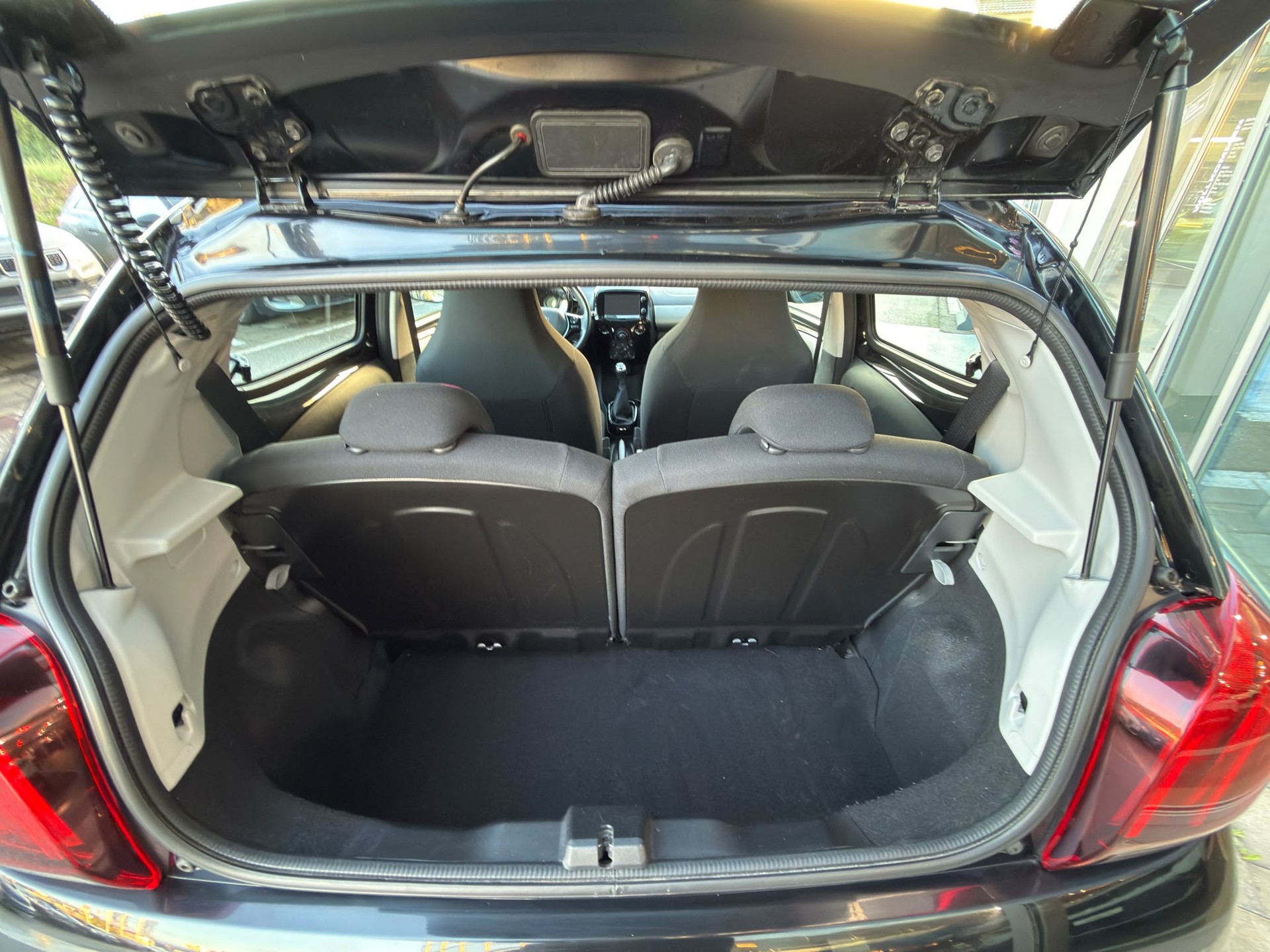 PEUGEOT 108 1.2 VTi Allure-image-11