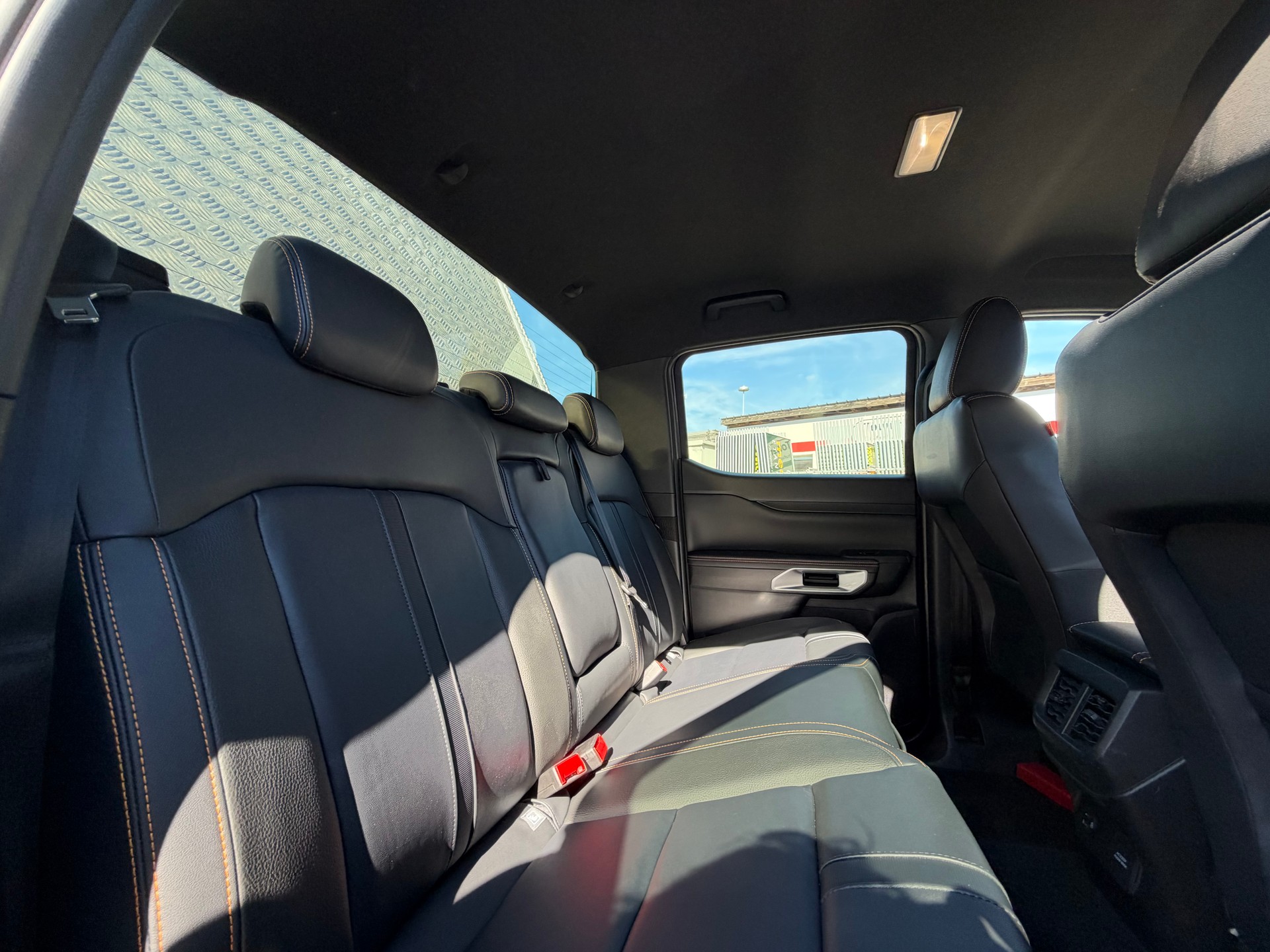 FORD Ranger Wildtrak 2.0 Eco Blue e-4WD Automat-image-14