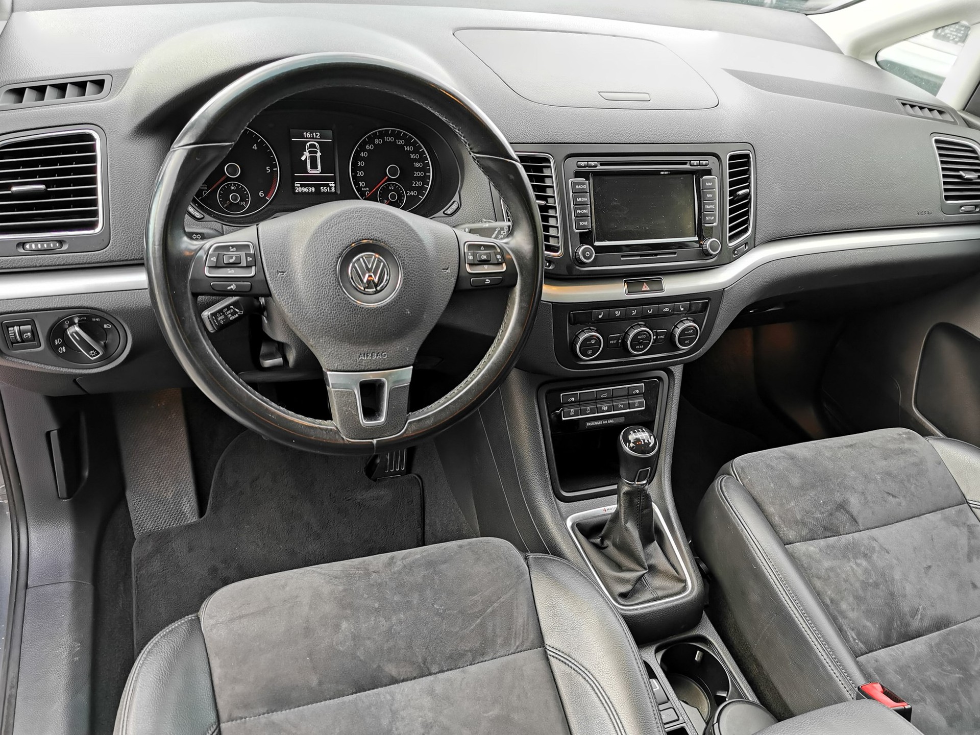 VW Sharan 2.0 TDI BMT Highline 4Motion-image-3