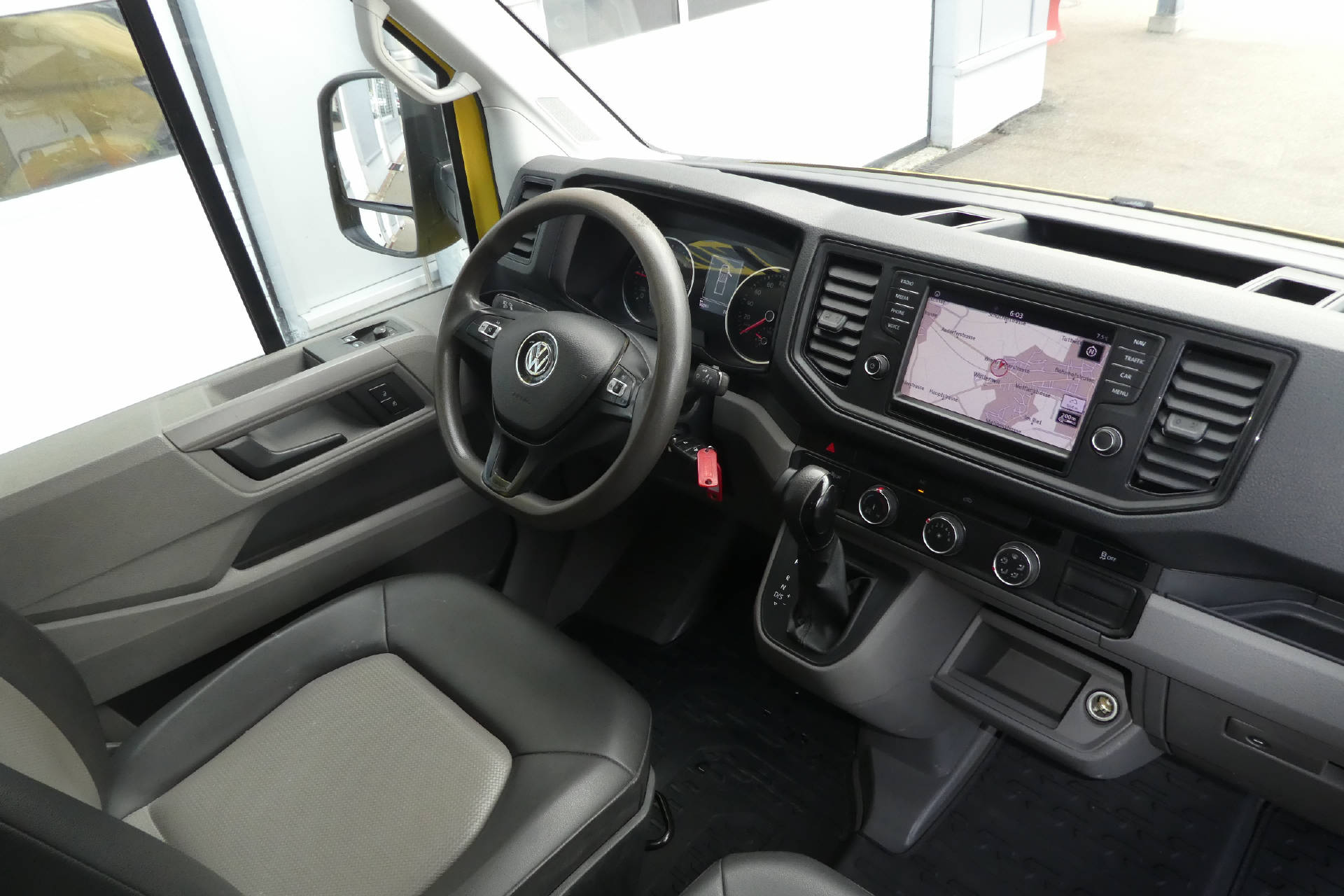 VW Crafter 35 DKab.-Pick-up 4490 2.0 BI-TDI 177 Entry 4Motion*Automat*Navi*-image-9