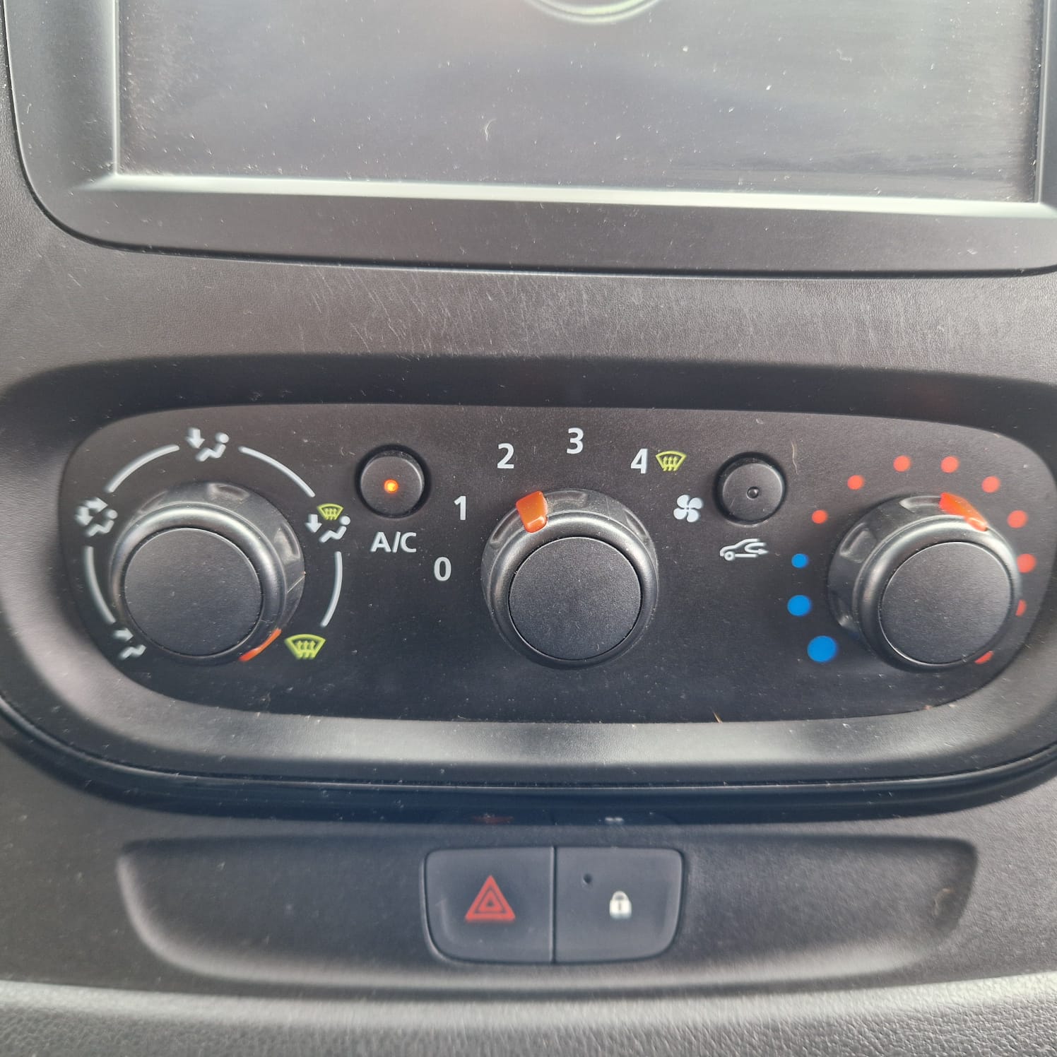 OPEL Vivaro 1.6 BiTurbo CDTI ecoFLEX 2.9t L2H1-image-28