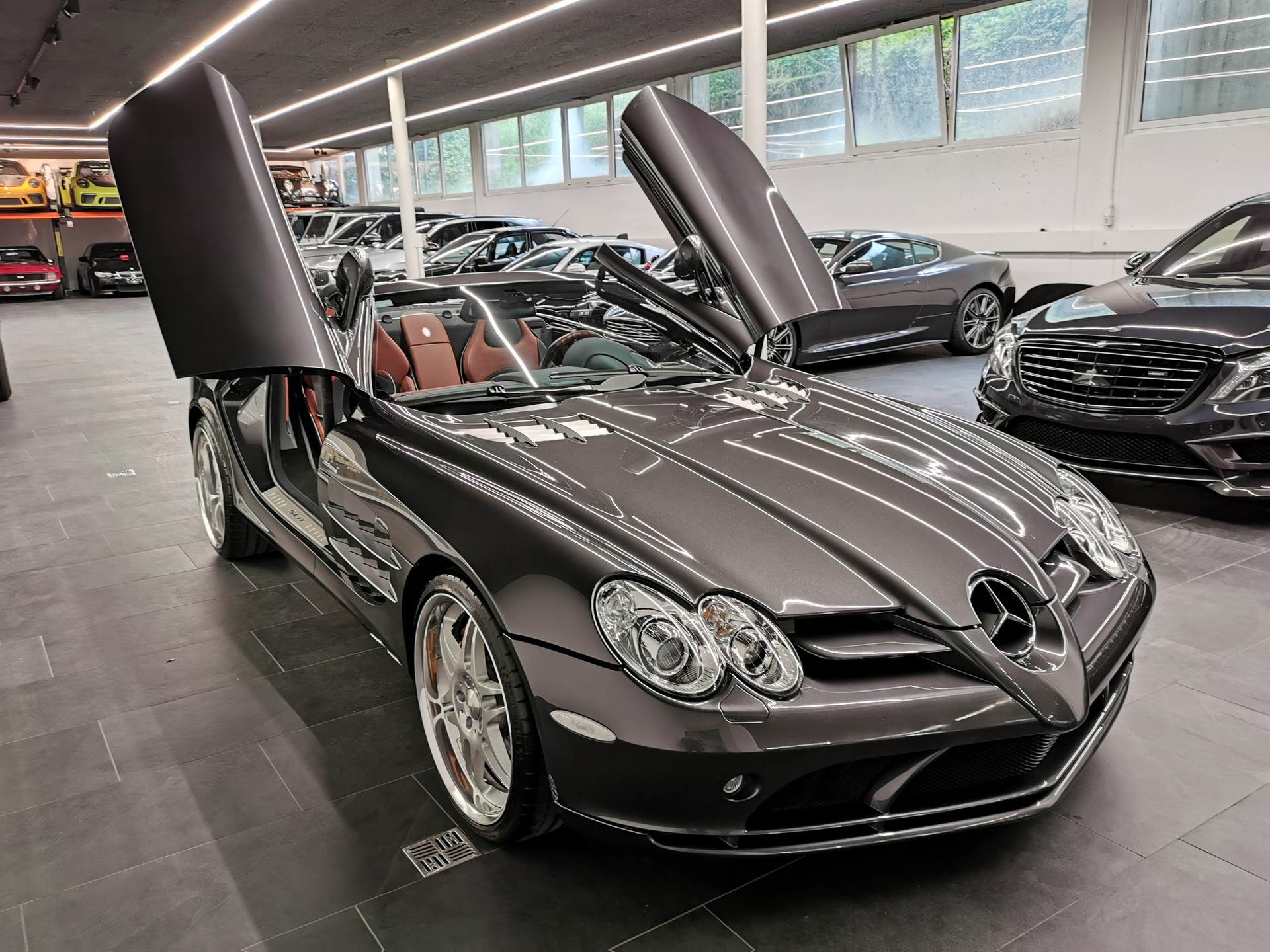 MERCEDES-BENZ McLaren Roadster-image-0