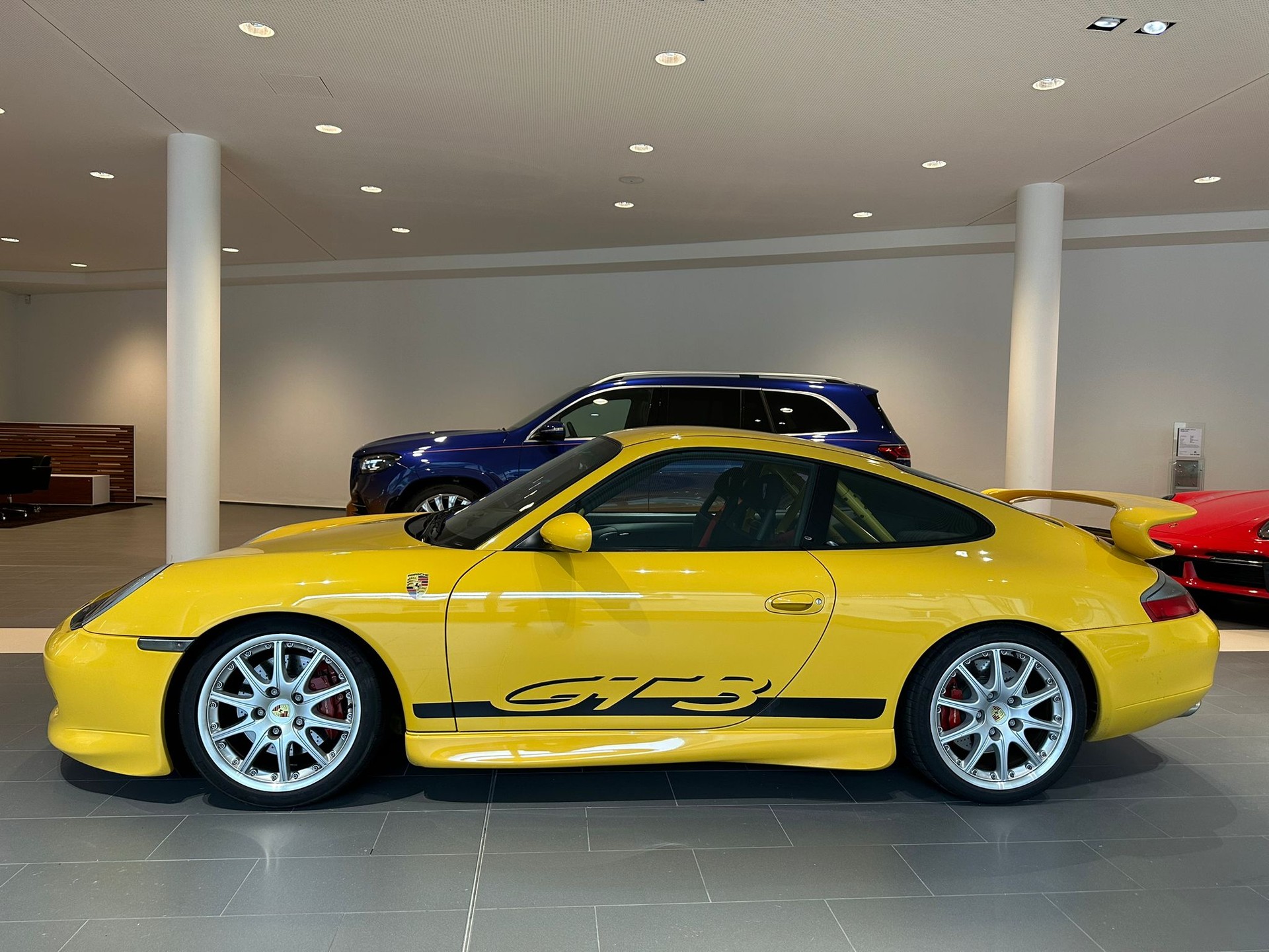 PORSCHE 911 GT3 CS-image-4
