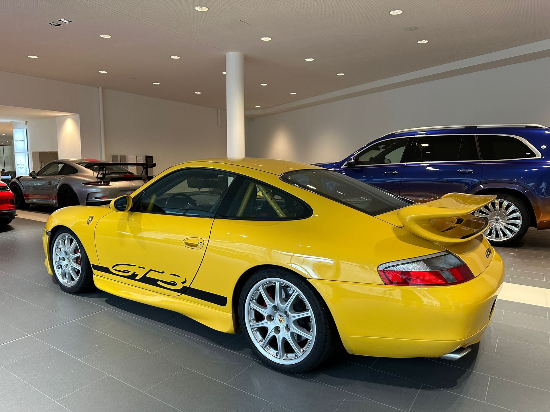 PORSCHE 911 GT3 CS-image-2