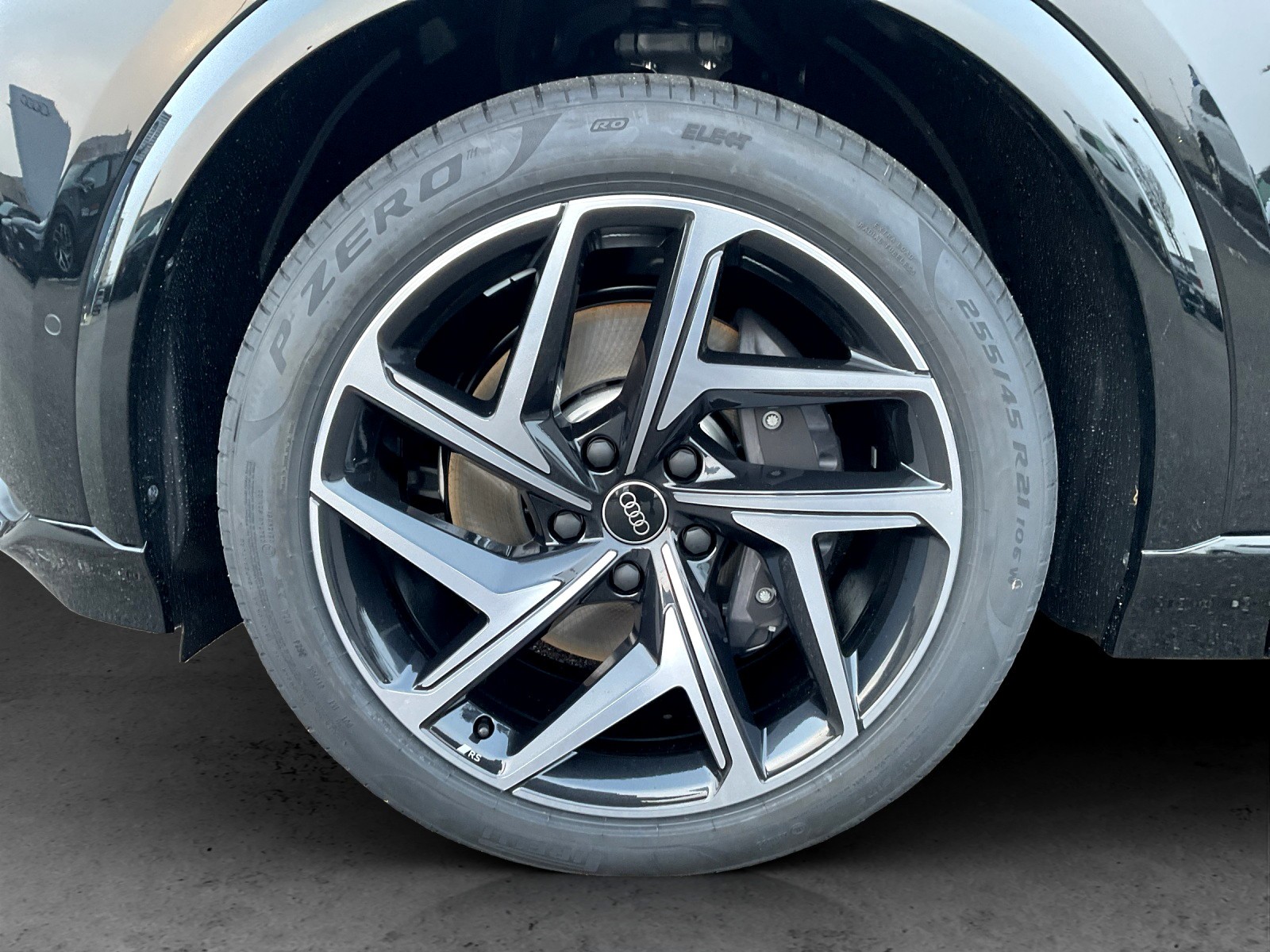 AUDI SQ6 e-tron quattro-image-13