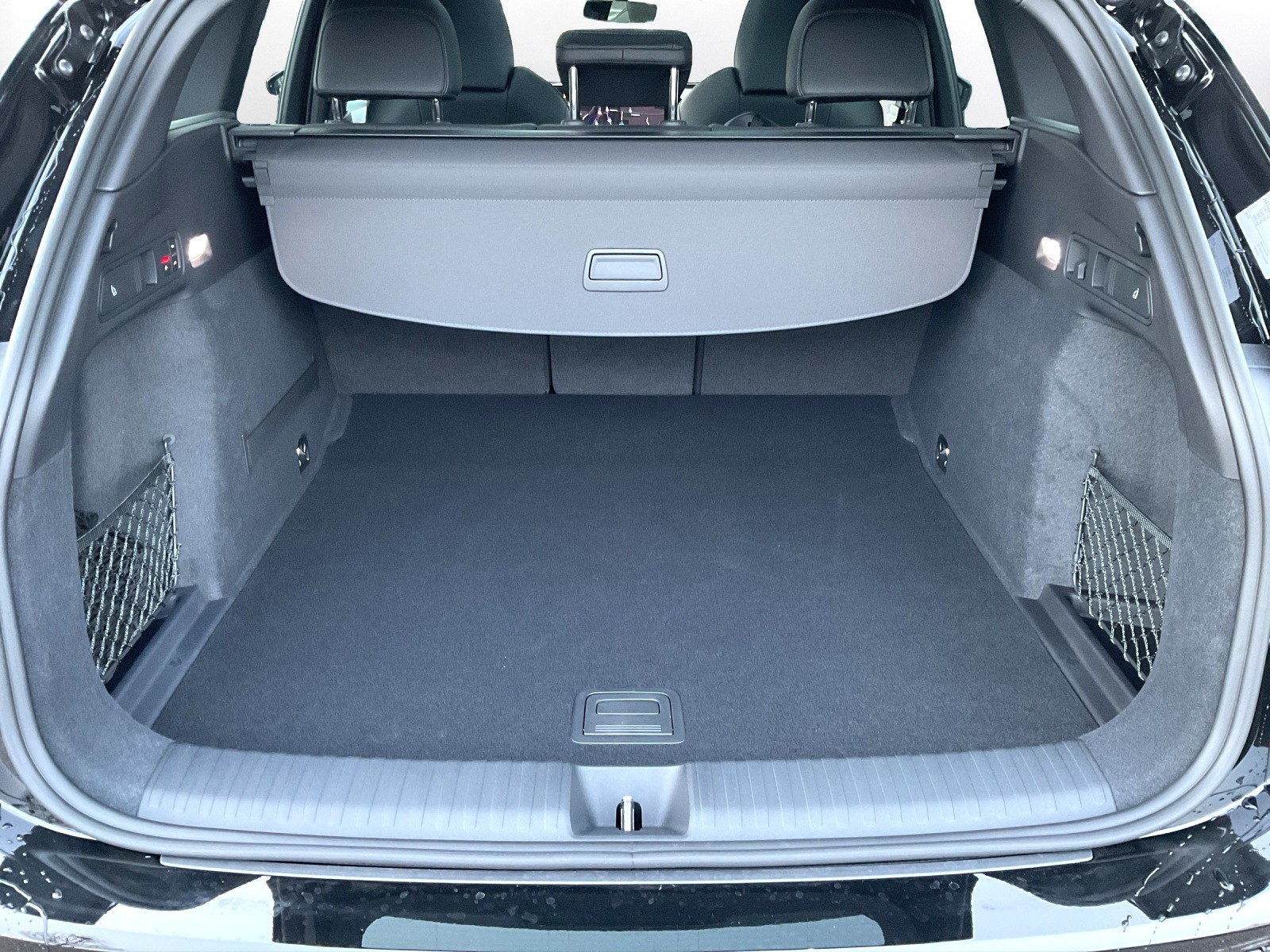 AUDI SQ6 e-tron quattro-image-12