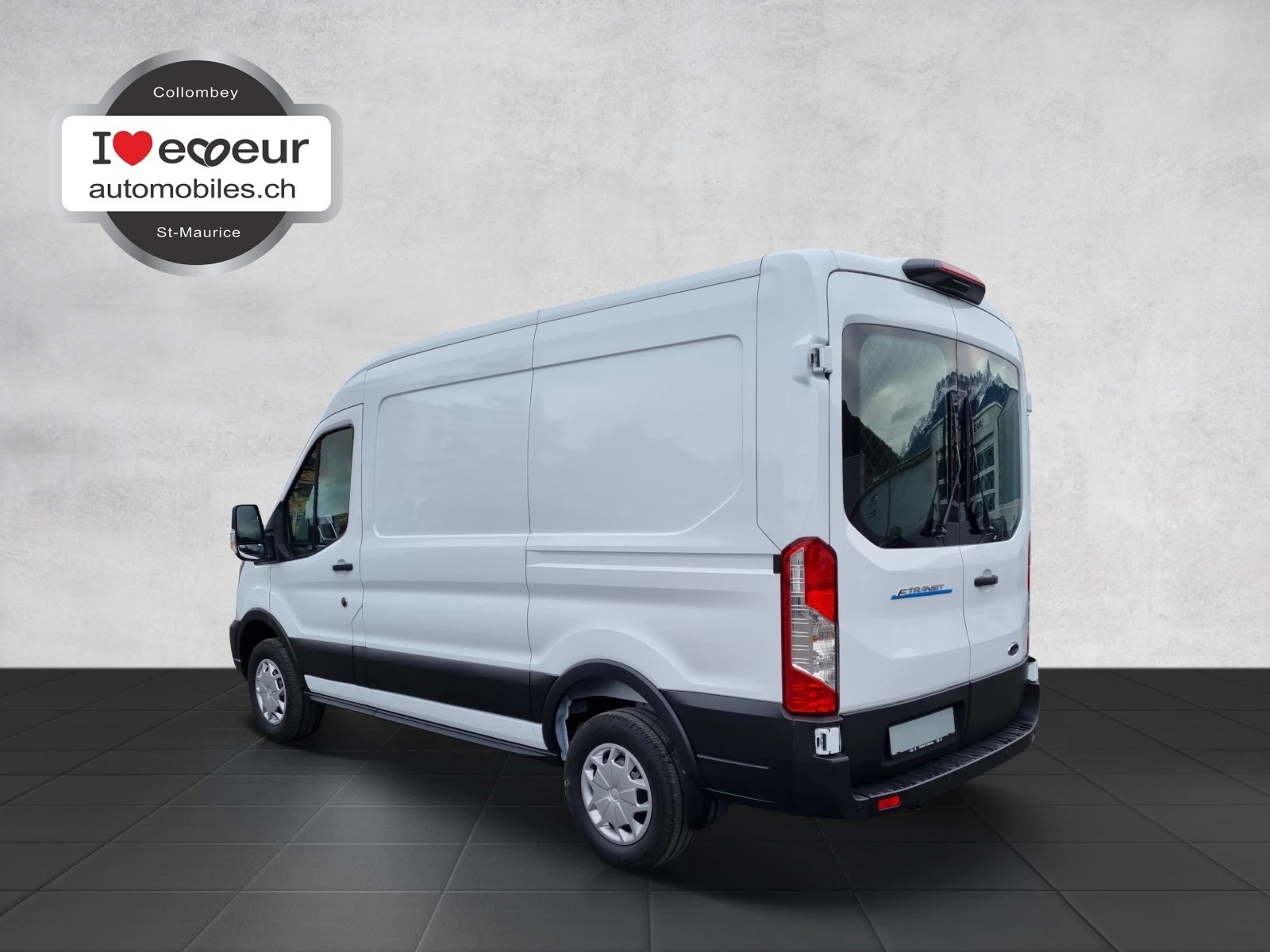 FORD E-Transit van 350 L2H2 67kWh Trend-image-2