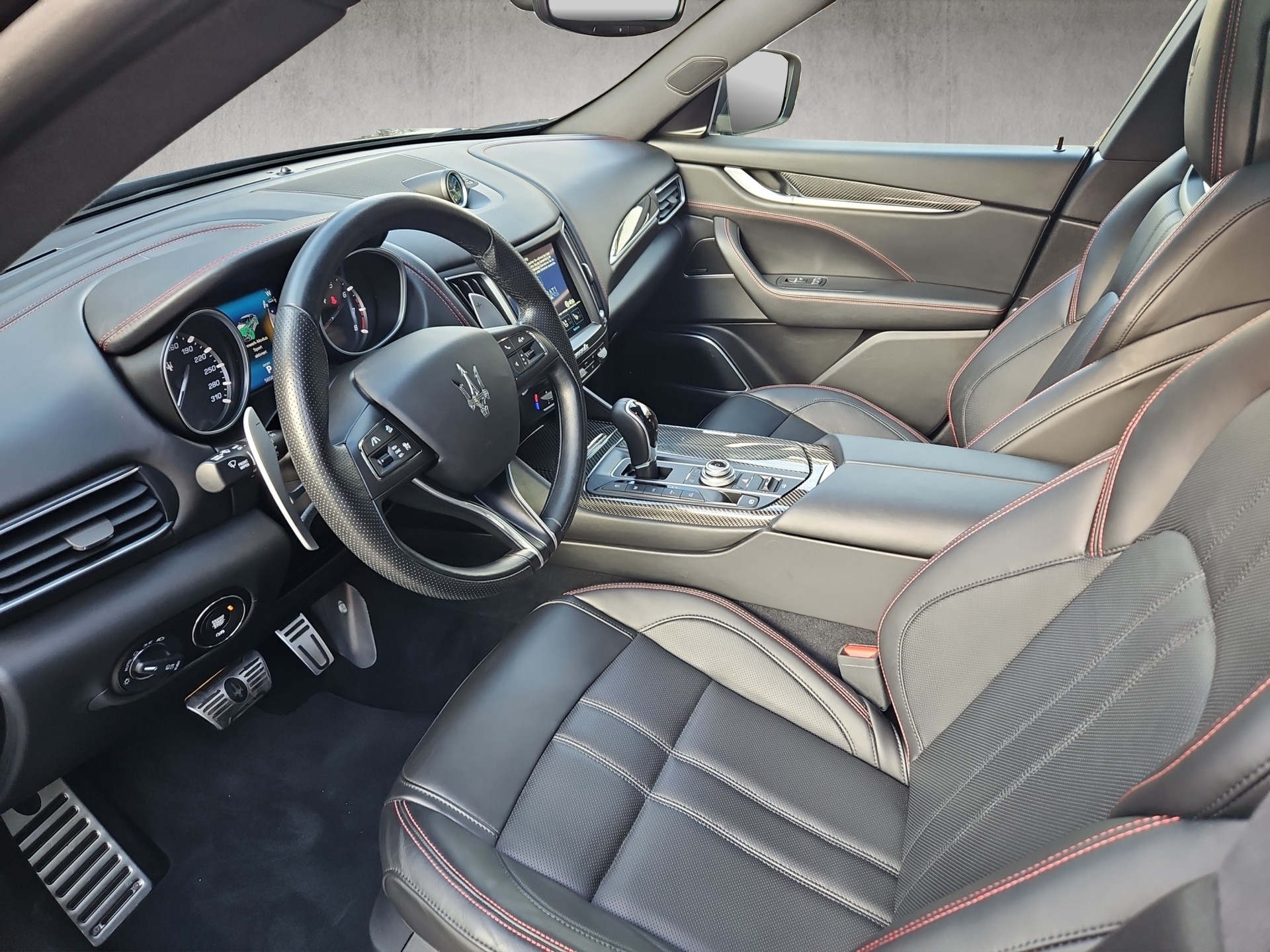 MASERATI Levante S 3.0 V6 GranSport-image-9