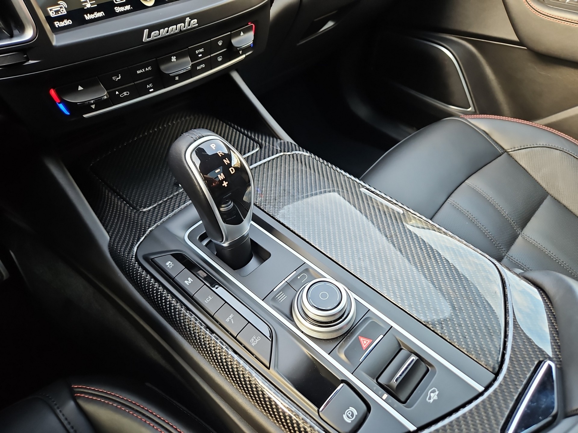 MASERATI Levante S 3.0 V6 GranSport-image-18