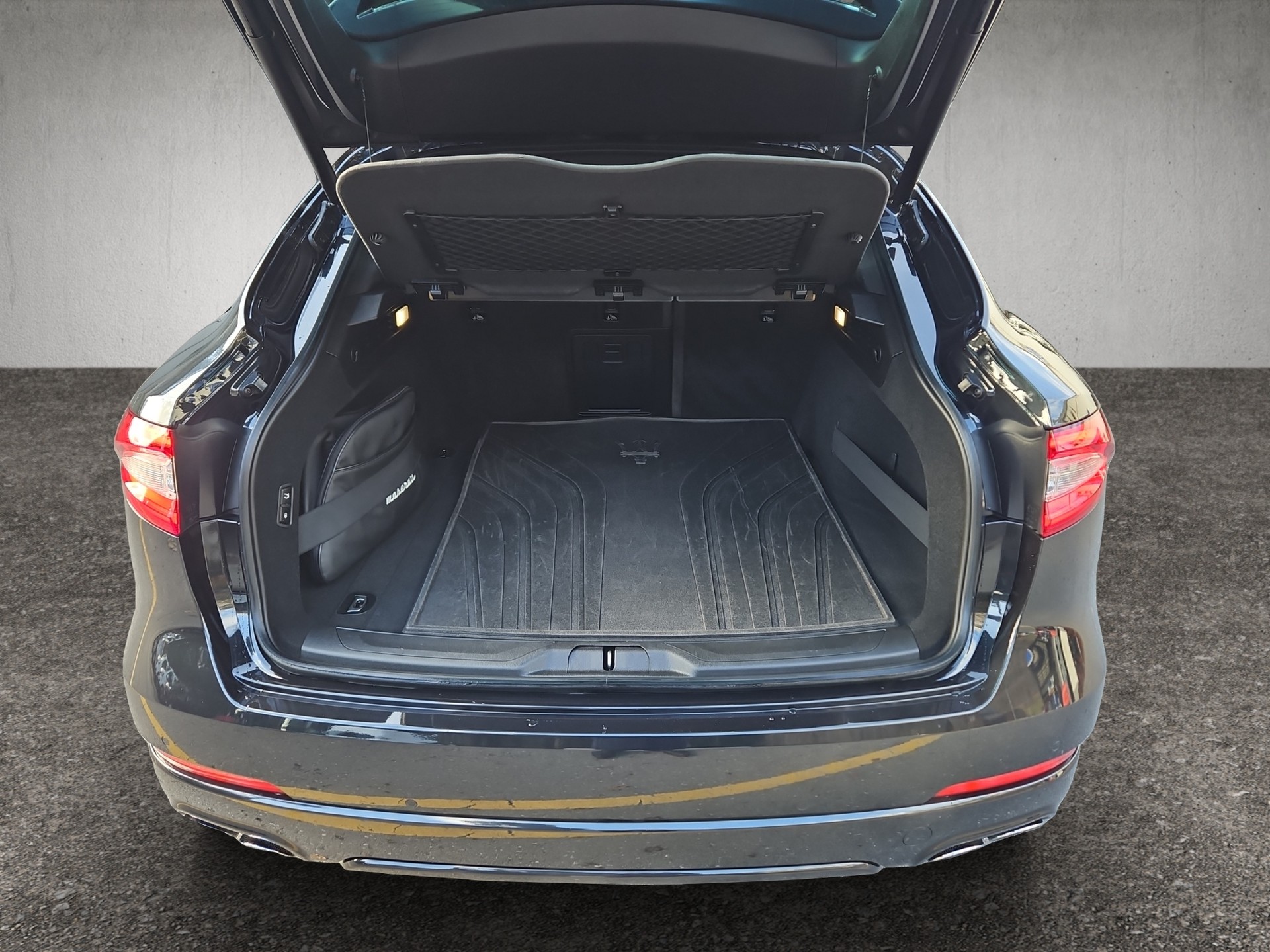 MASERATI Levante S 3.0 V6 GranSport-image-24