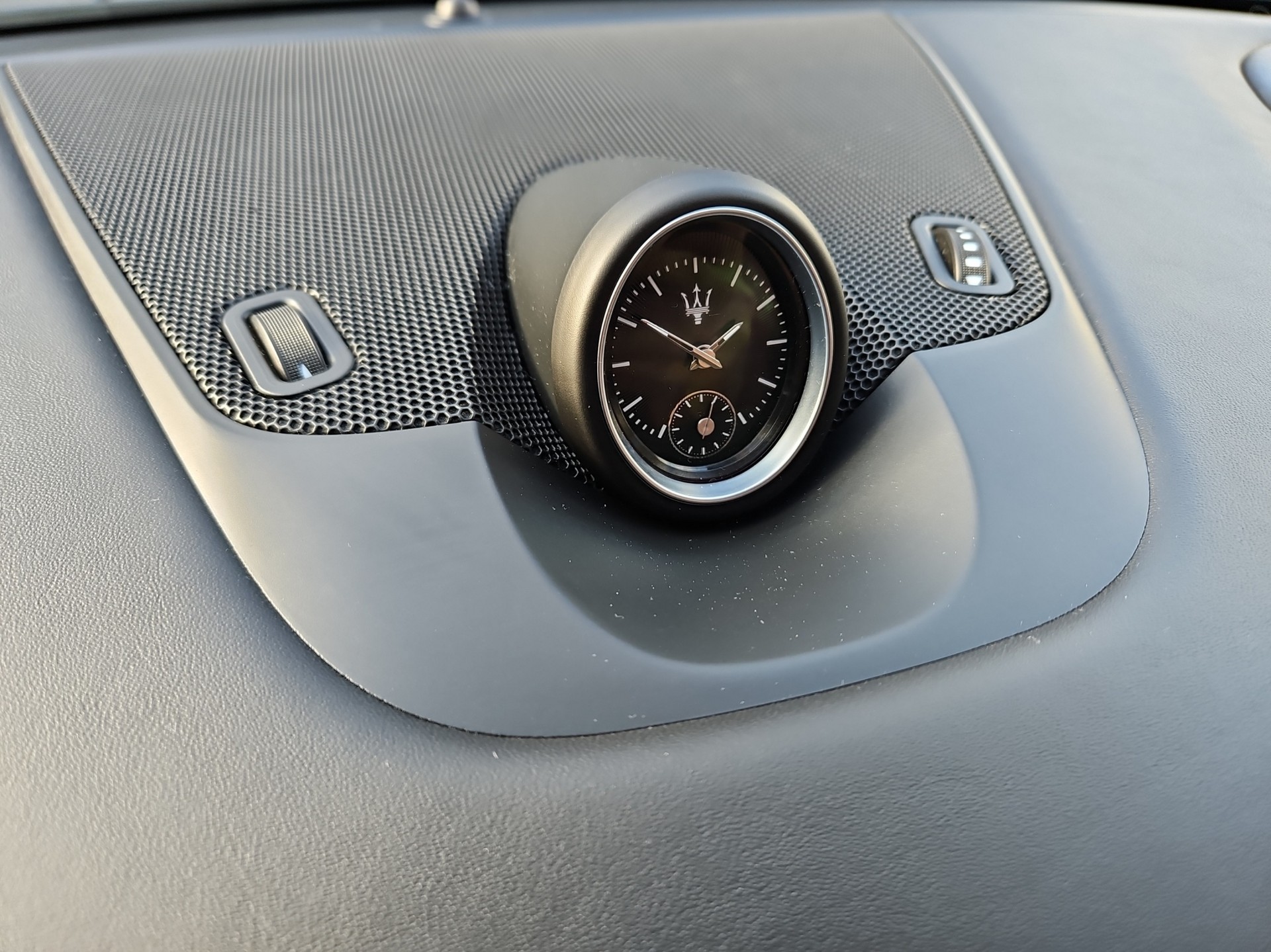 MASERATI Levante S 3.0 V6 GranSport-image-17