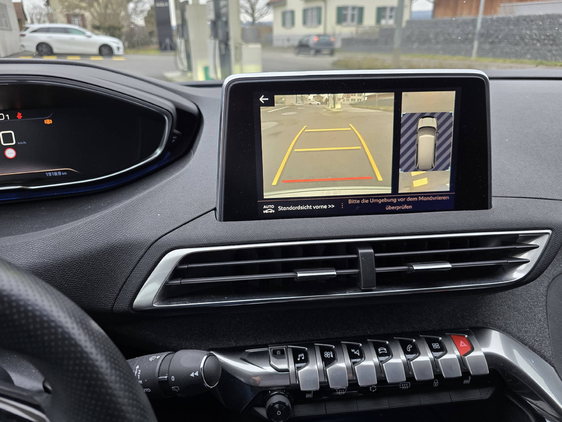 PEUGEOT 5008 1.5 BlueHDi GT Line-image-14