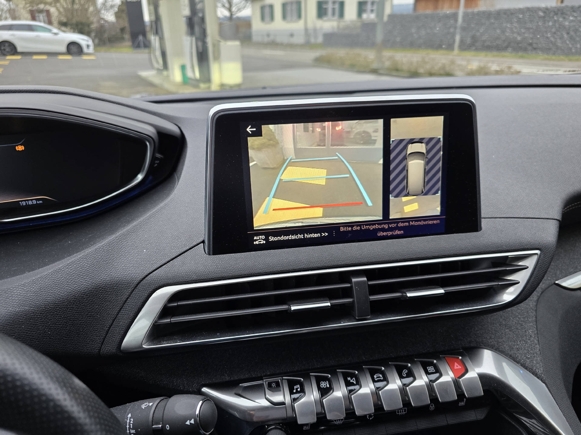 PEUGEOT 5008 1.5 BlueHDi GT Line-image-13