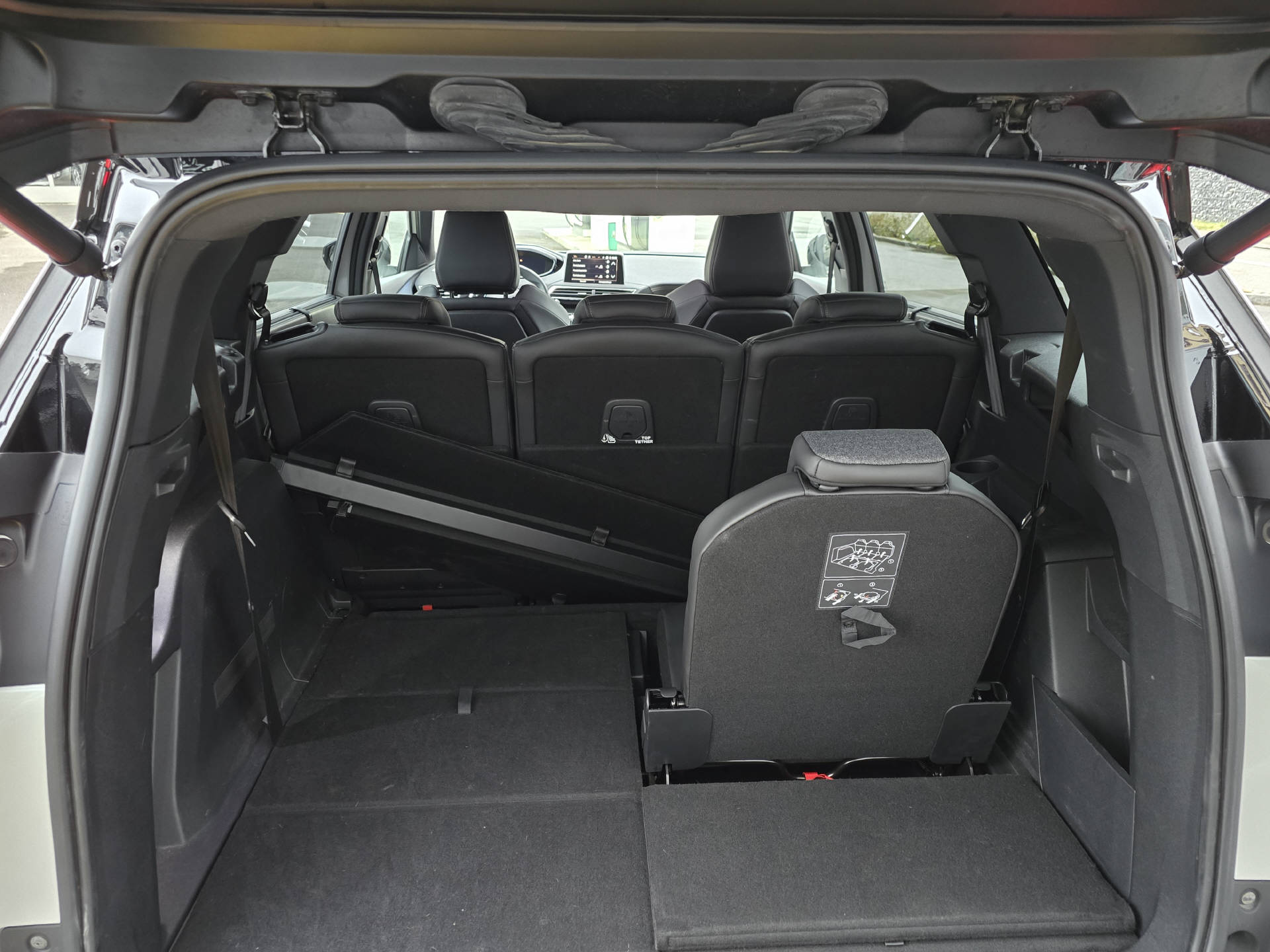 PEUGEOT 5008 1.5 BlueHDi GT Line-image-5