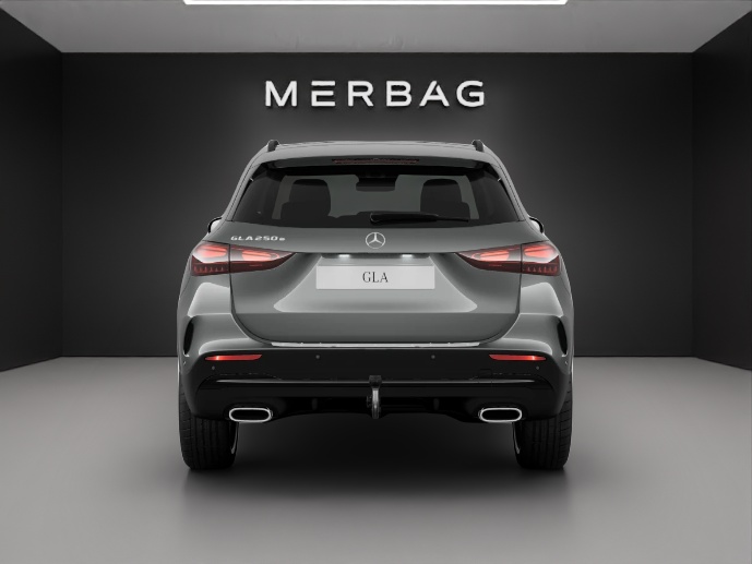 MERCEDES-BENZ GLA 250 e EQ Star 8G-DCT-image-3