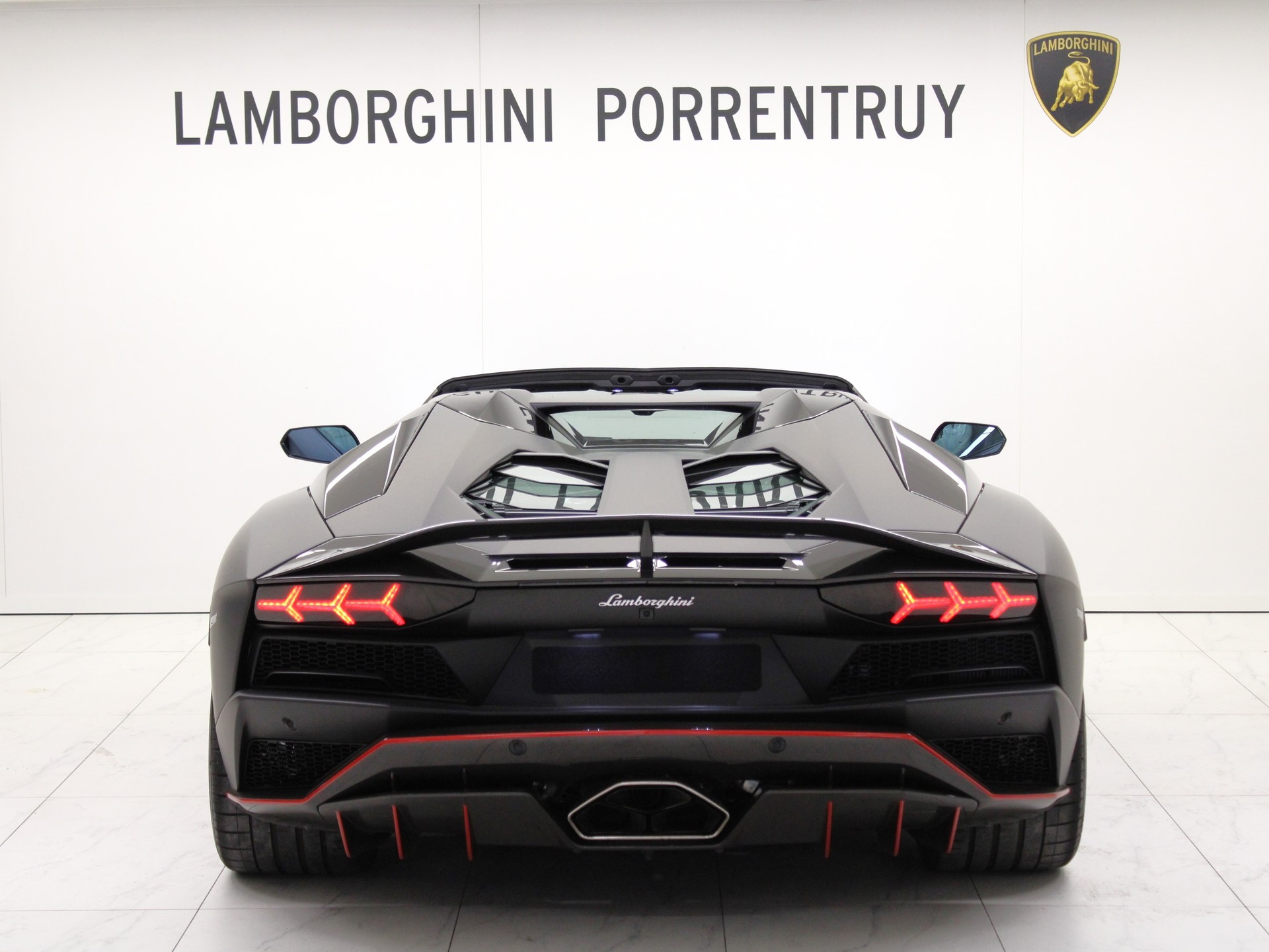 LAMBORGHINI Aventador S LP740-4 Roadster E-Gear-image-3
