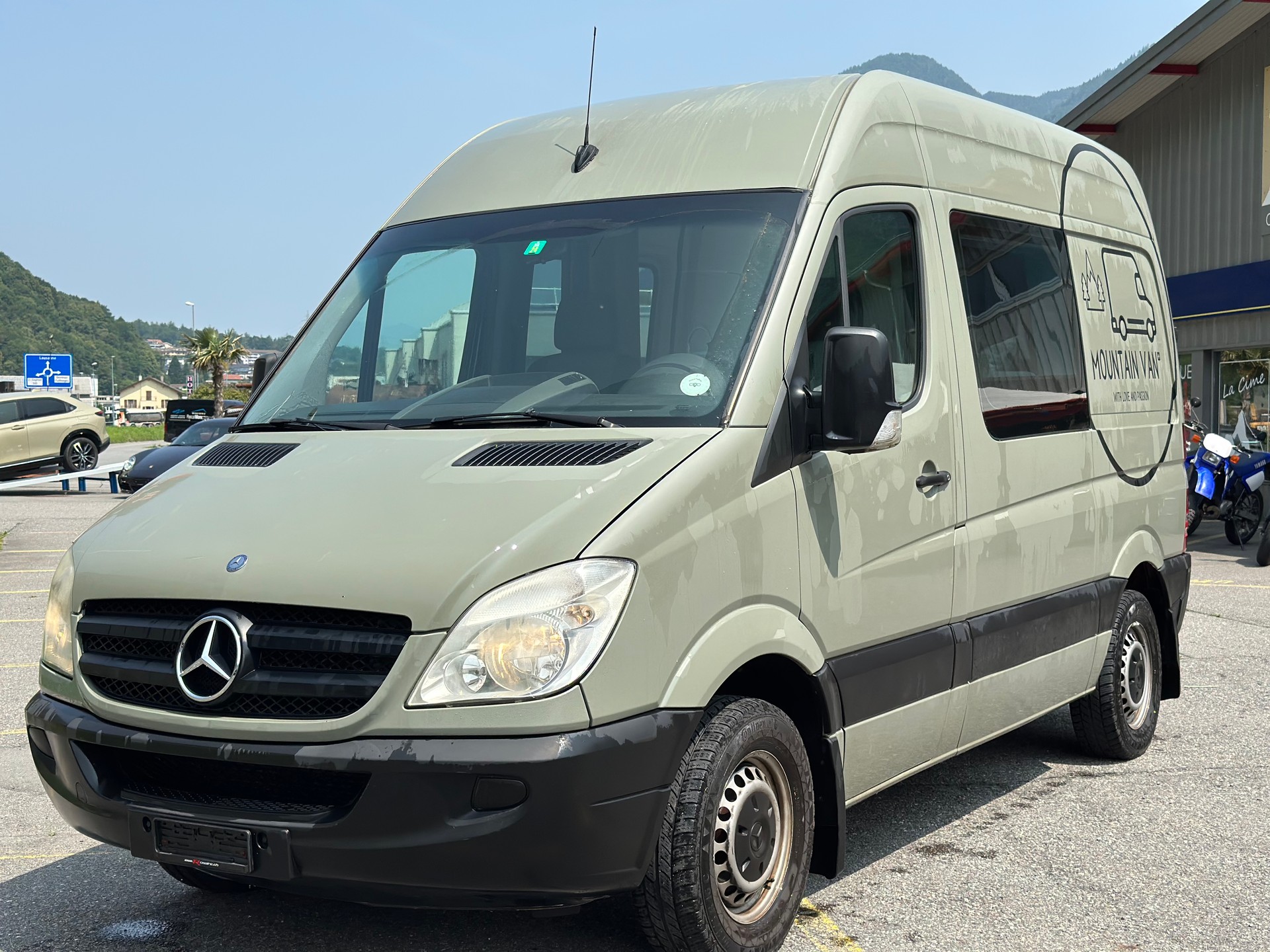 MERCEDES-BENZ SPRINTER 211 CDi-image-2