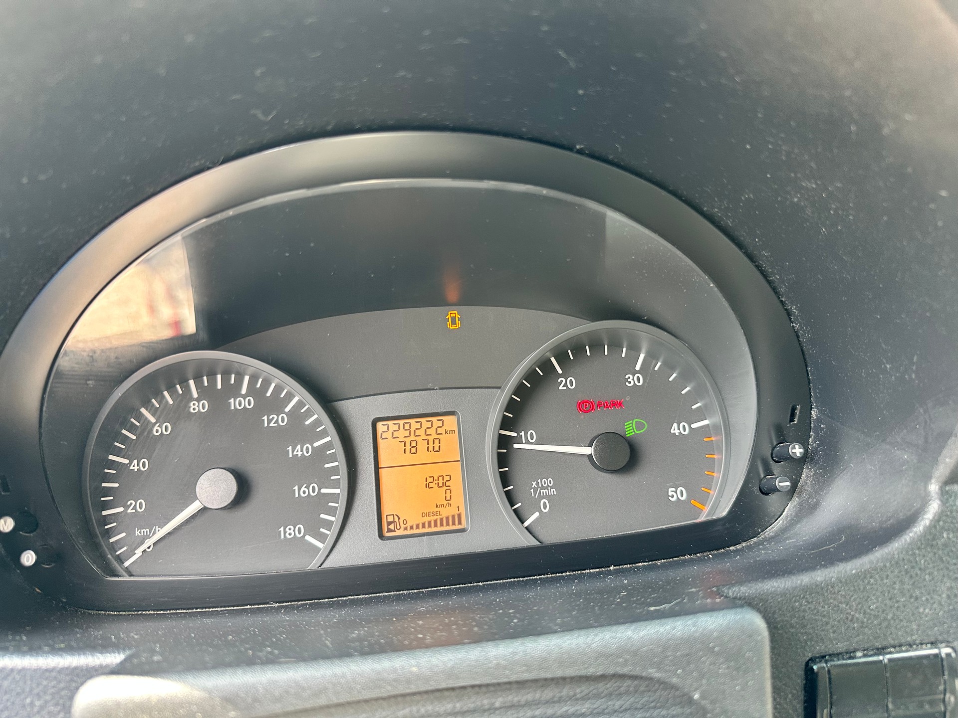 MERCEDES-BENZ SPRINTER 211 CDi-image-25