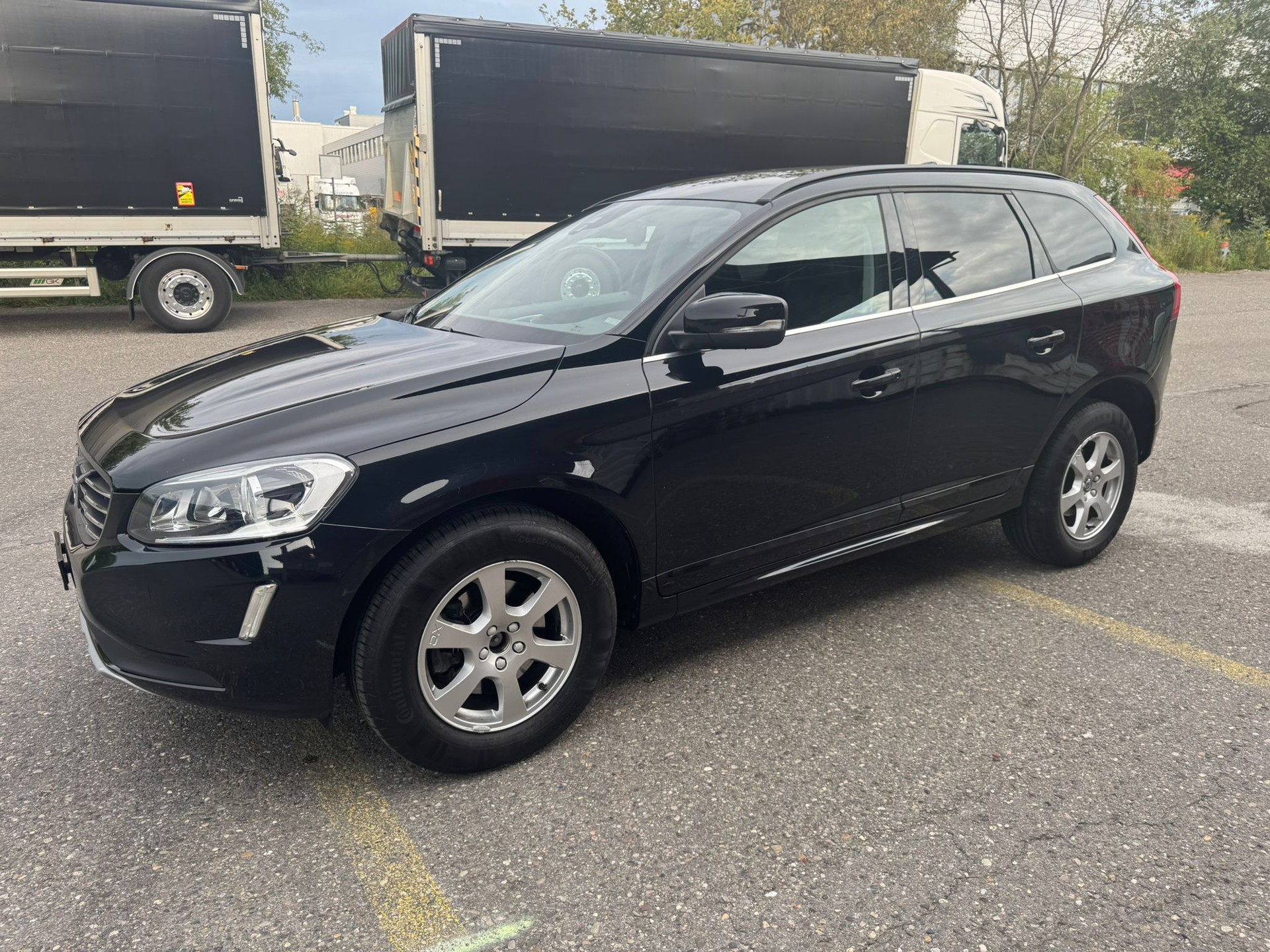 VOLVO XC60 D4 Kinetic Geartronic-image-2