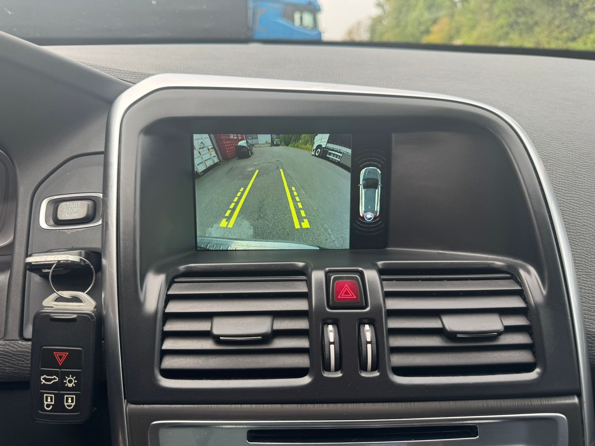 VOLVO XC60 D4 Kinetic Geartronic-image-18
