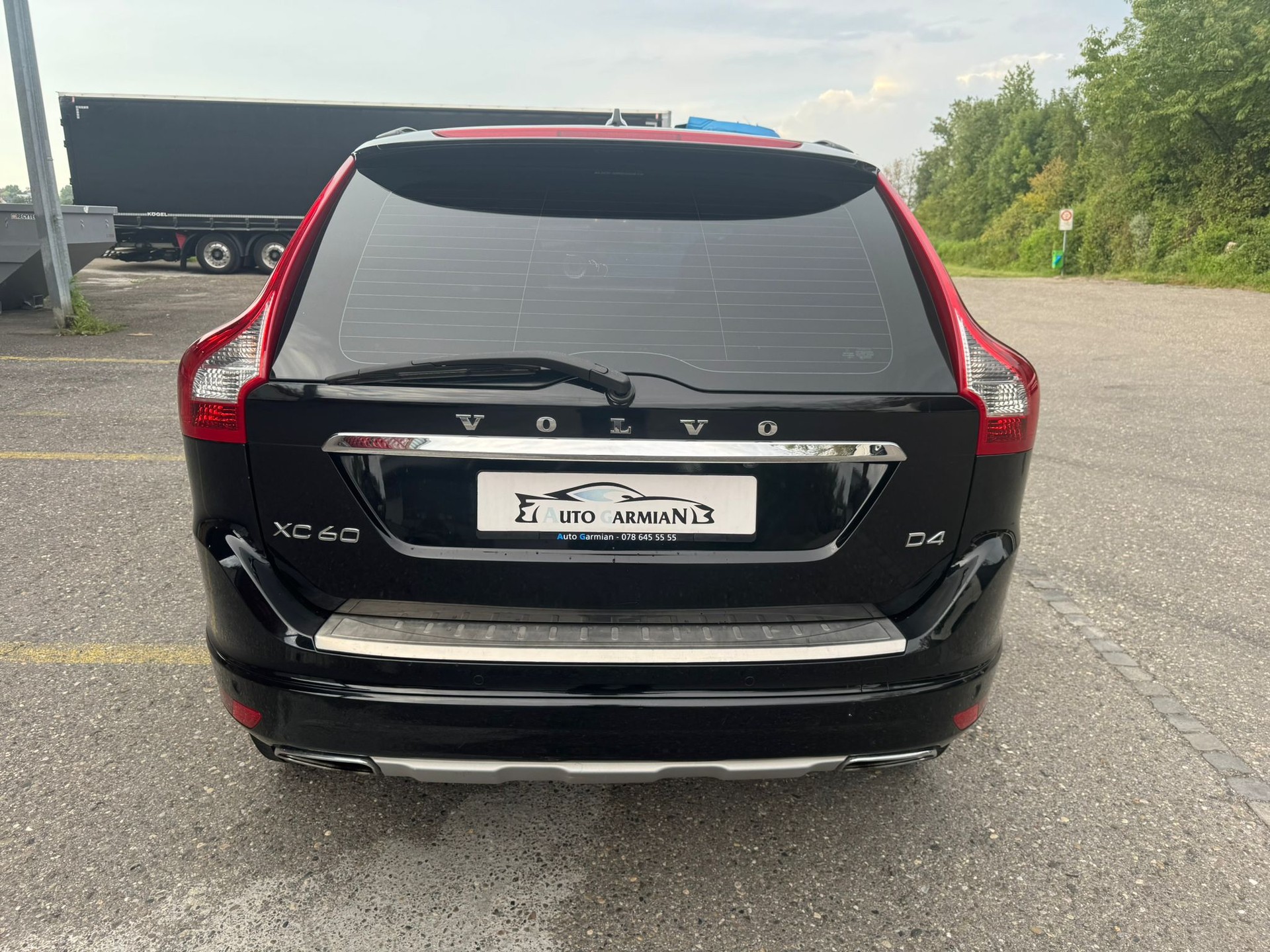VOLVO XC60 D4 Kinetic Geartronic-image-3