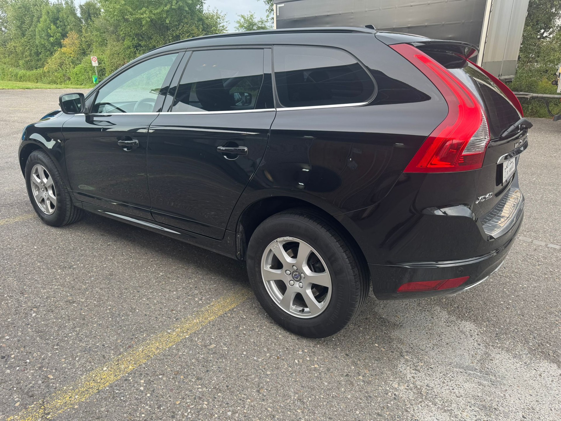 VOLVO XC60 D4 Kinetic Geartronic-image-5