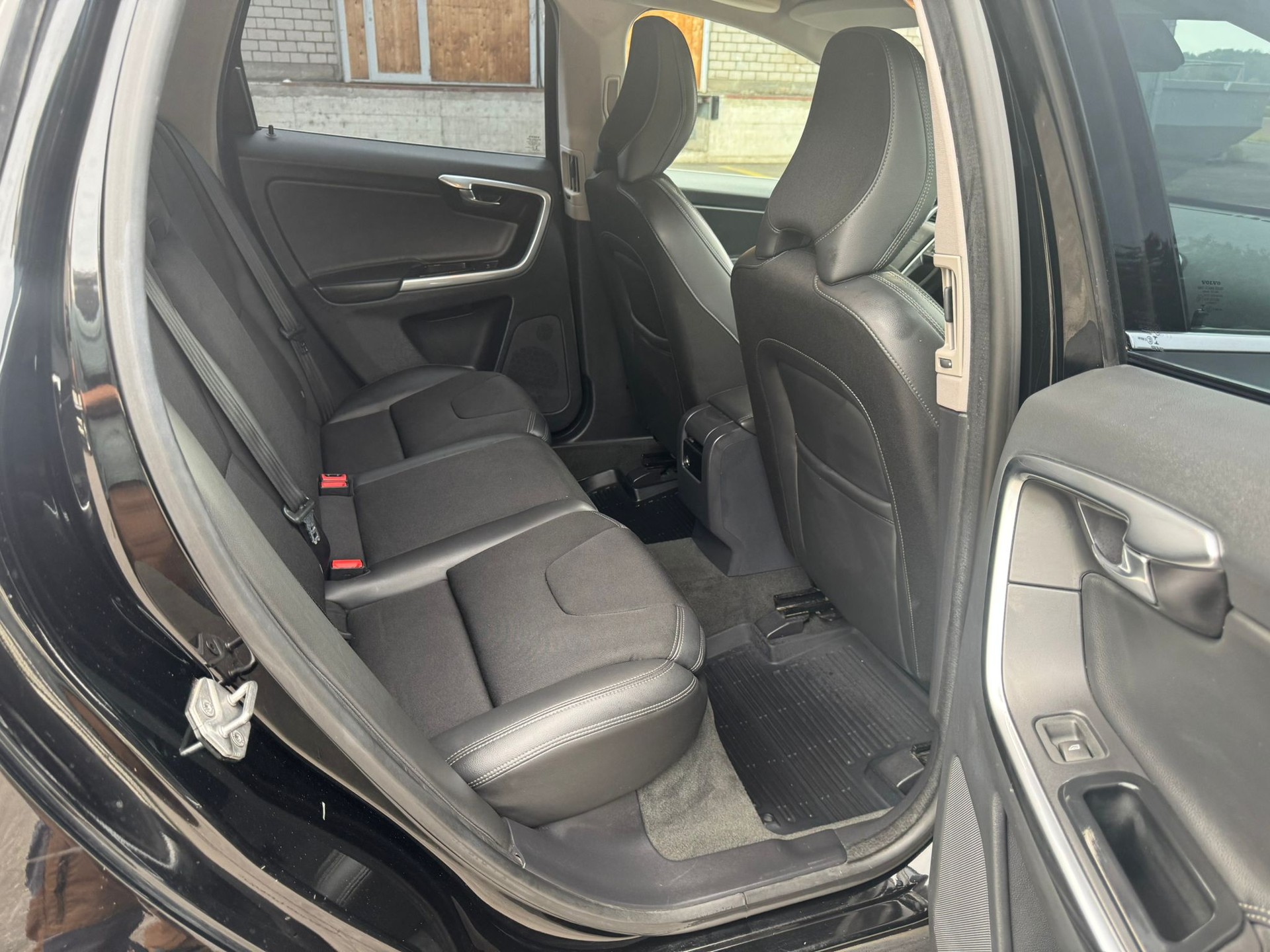 VOLVO XC60 D4 Kinetic Geartronic-image-13