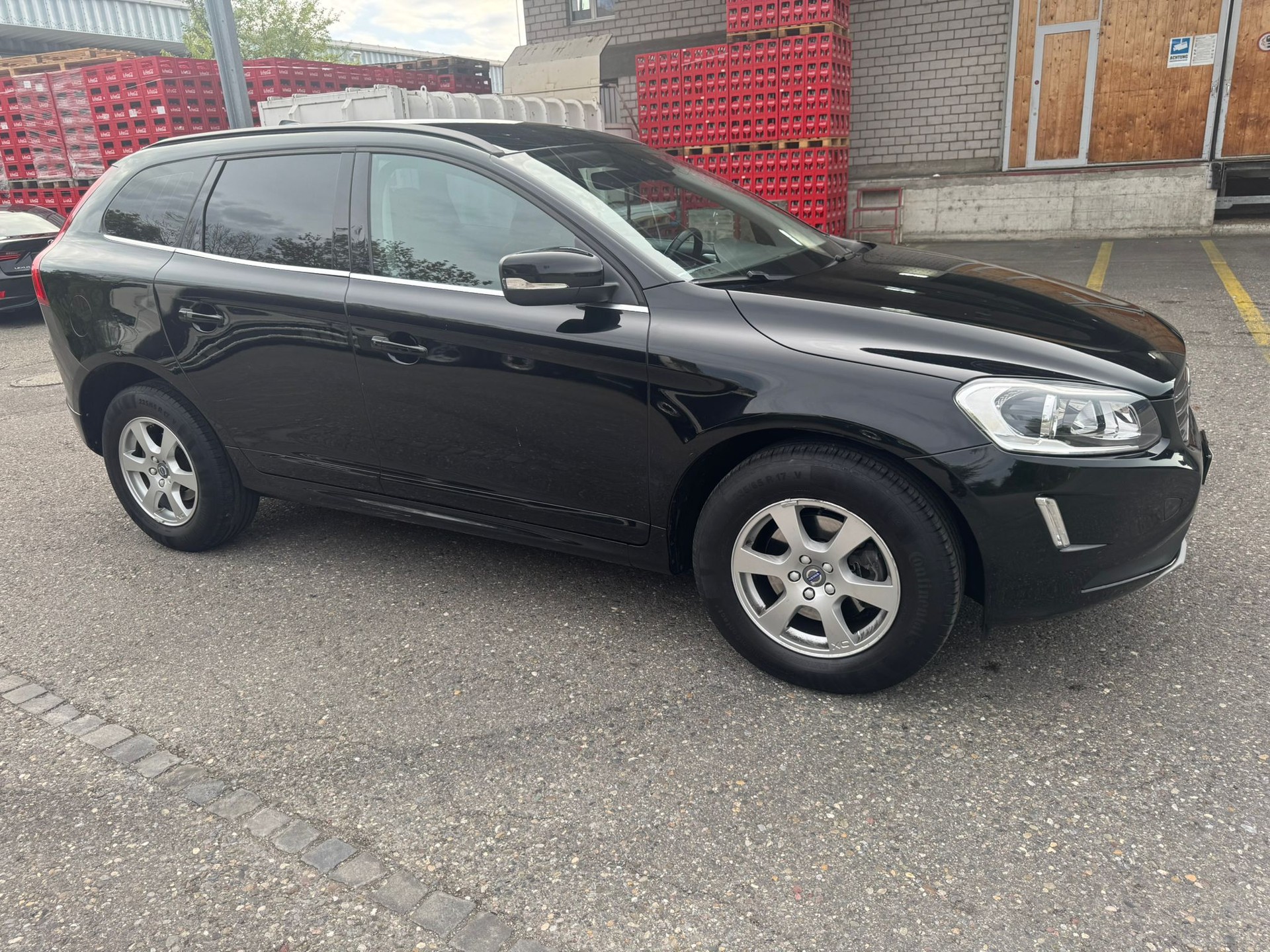 VOLVO XC60 D4 Kinetic Geartronic-image-1