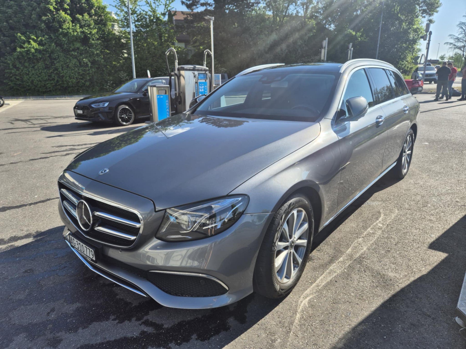 MERCEDES-BENZ E 200 Avantgarde 4Matic 9G-Tronic-image-6