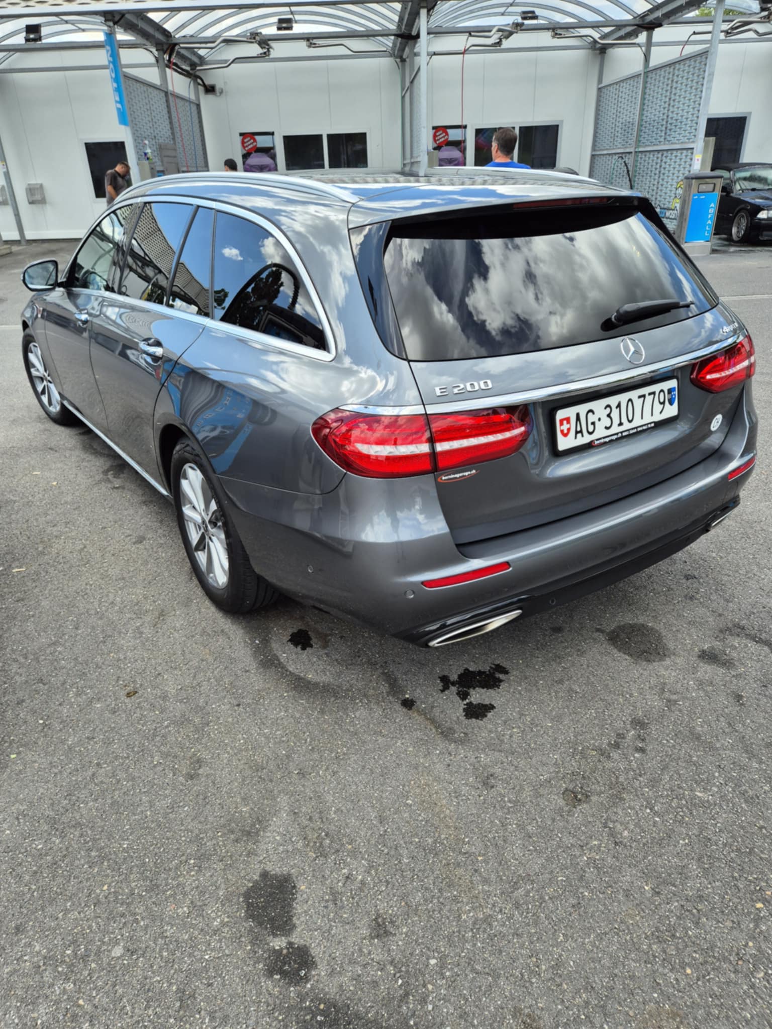 MERCEDES-BENZ E 200 Avantgarde 4Matic 9G-Tronic-image-1