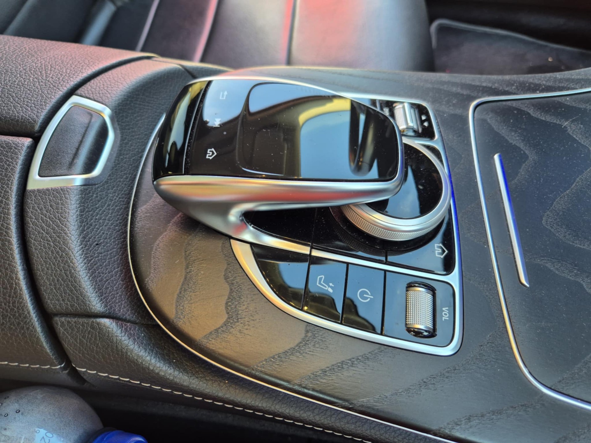 MERCEDES-BENZ E 200 Avantgarde 4Matic 9G-Tronic-image-5