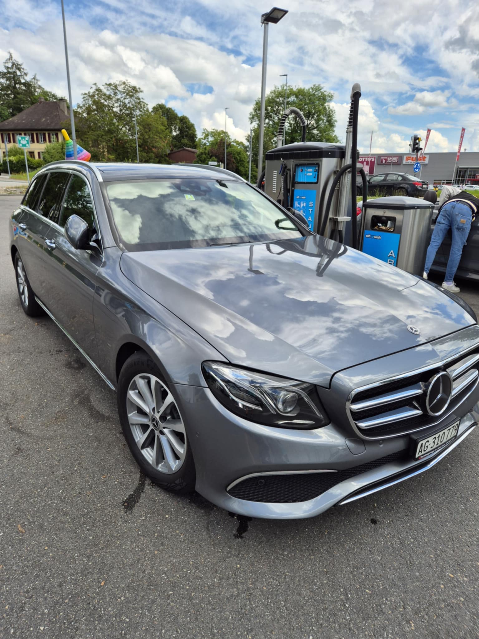 MERCEDES-BENZ E 200 Avantgarde 4Matic 9G-Tronic
