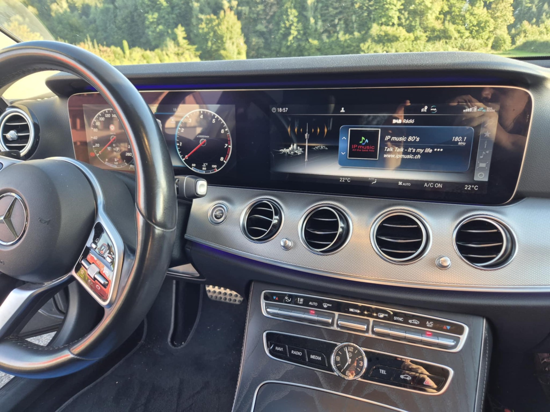 MERCEDES-BENZ E 200 Avantgarde 4Matic 9G-Tronic-image-7