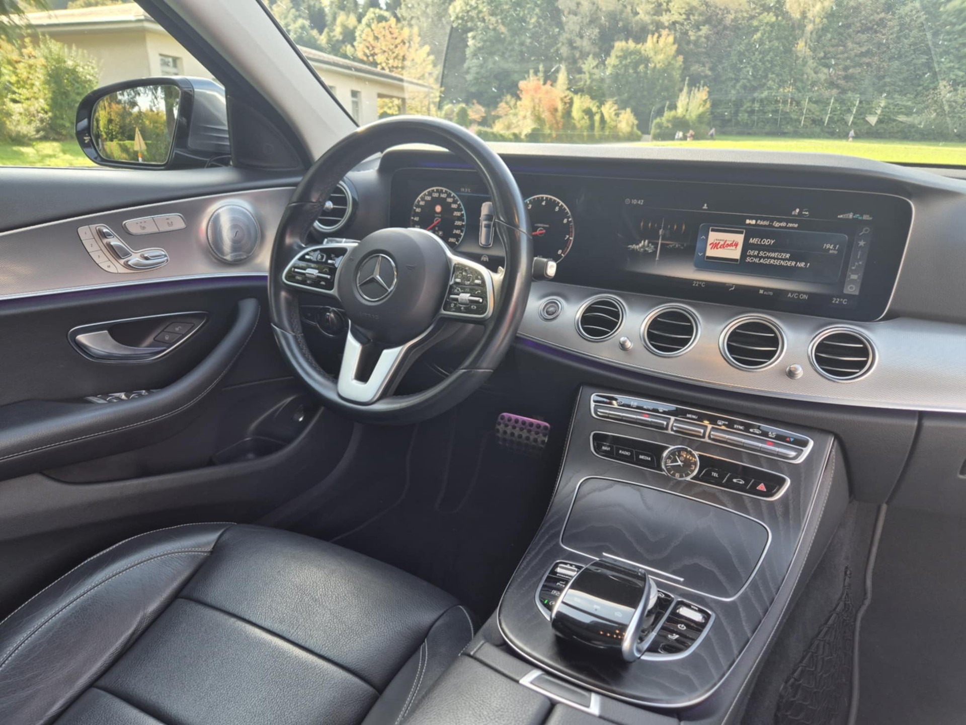MERCEDES-BENZ E 200 Avantgarde 4Matic 9G-Tronic-image-2