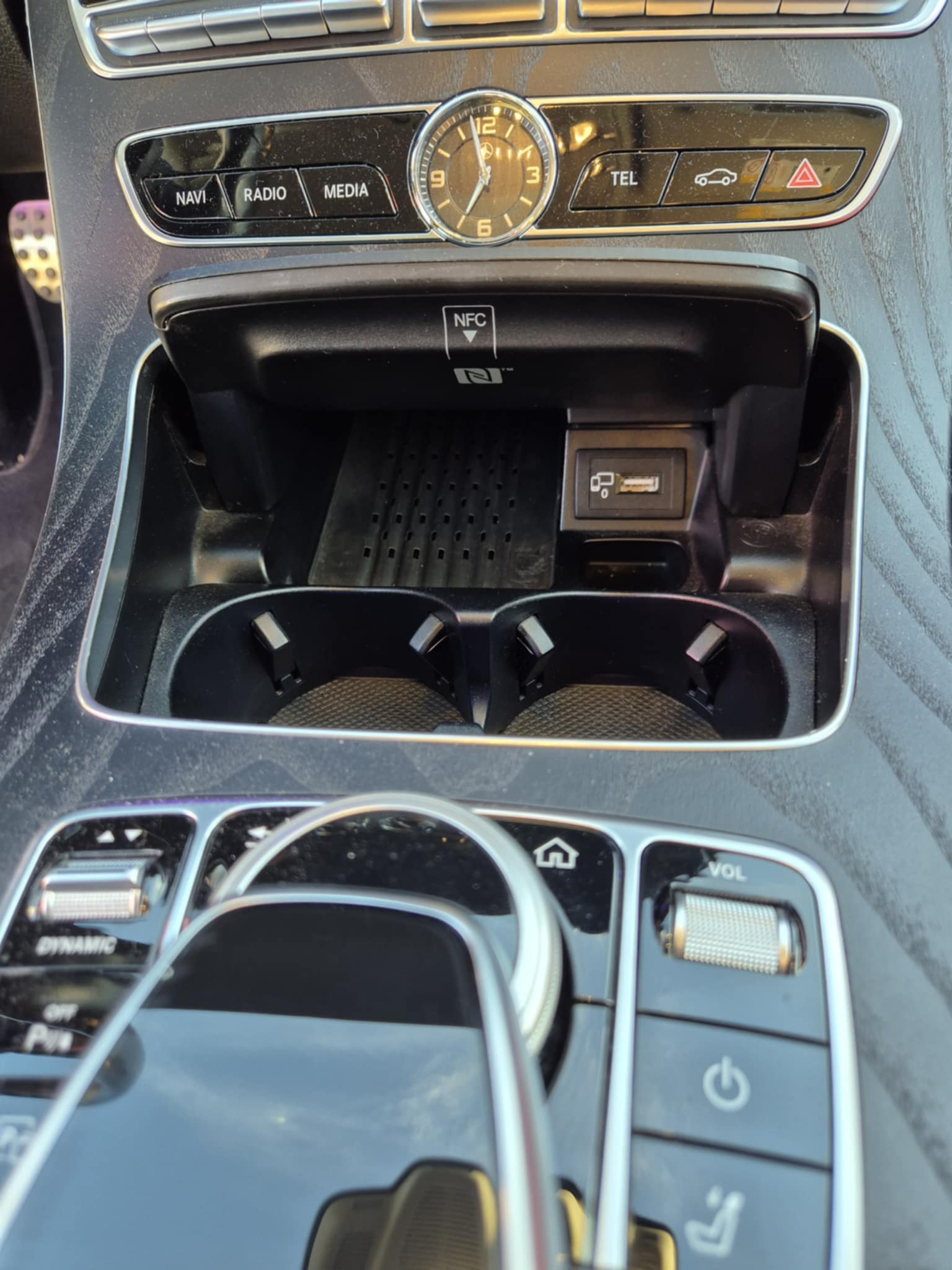 MERCEDES-BENZ E 200 Avantgarde 4Matic 9G-Tronic-image-9