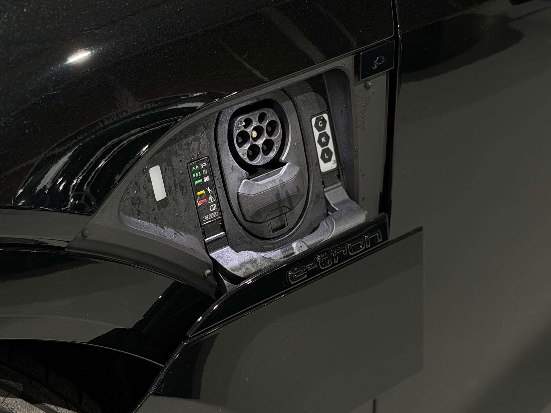 AUDI Q8 55 e-tron advanced quattro CH-Fahrzeug inkl. Werksgarantie-image-5