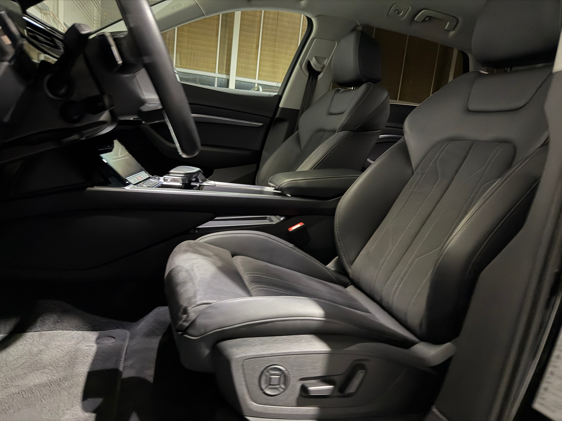 AUDI Q8 55 e-tron advanced quattro CH-Fahrzeug inkl. Werksgarantie-image-15