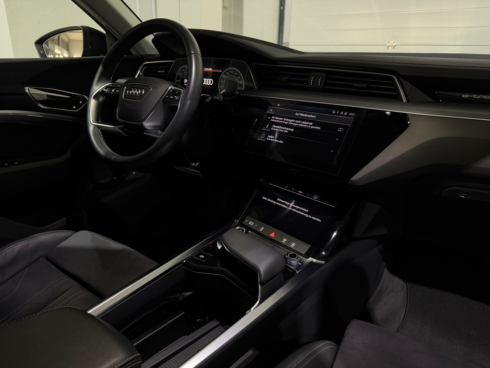 AUDI Q8 55 e-tron advanced quattro CH-Fahrzeug inkl. Werksgarantie-image-17
