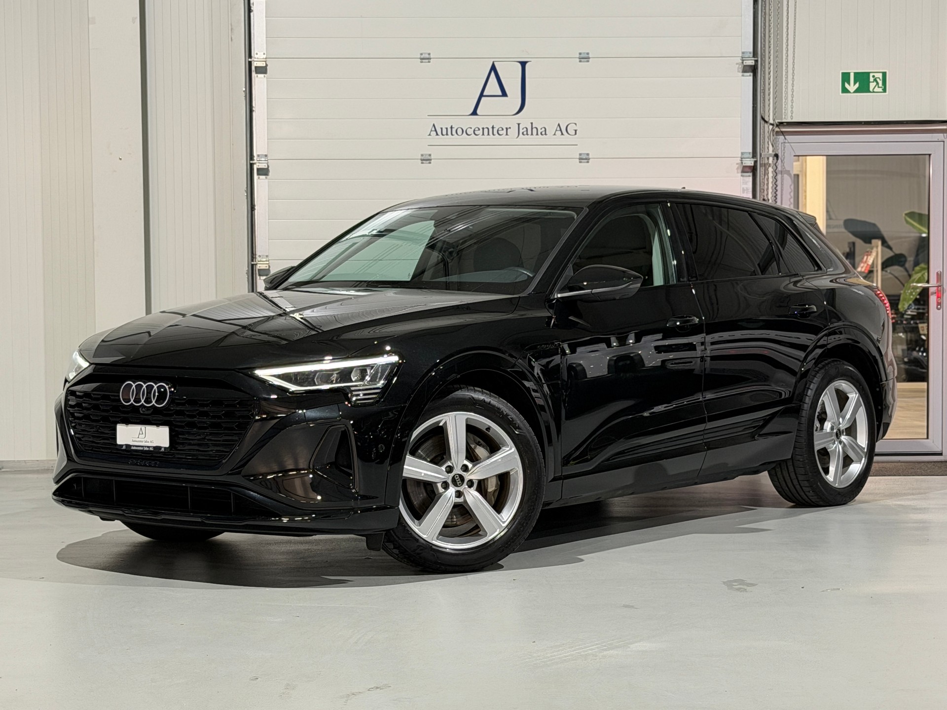 AUDI Q8 55 e-tron advanced quattro CH-Fahrzeug inkl. Werksgarantie-image-0