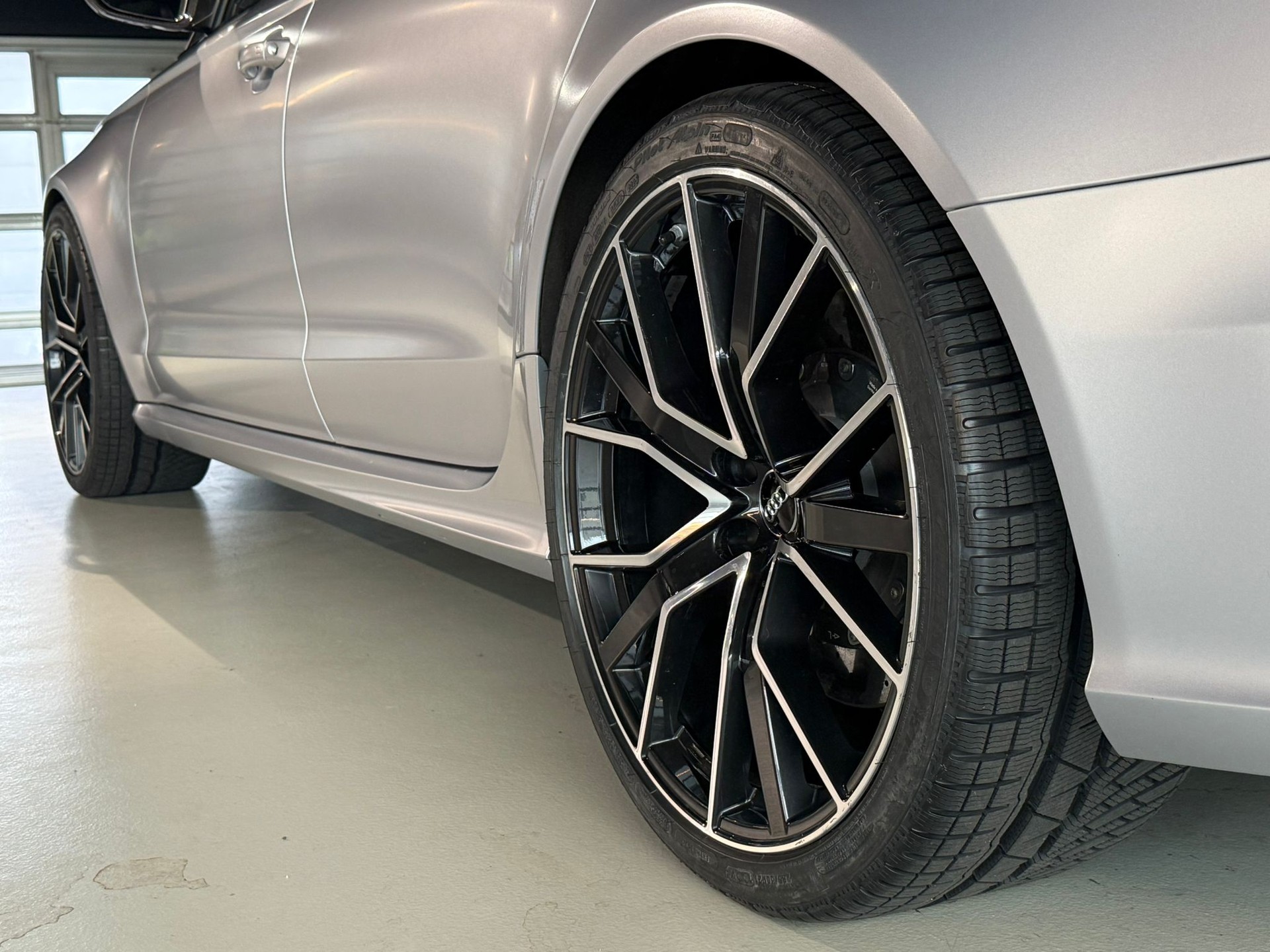 AUDI RS6 Avant 4.0 TFSI V8 performance quattro-image-13